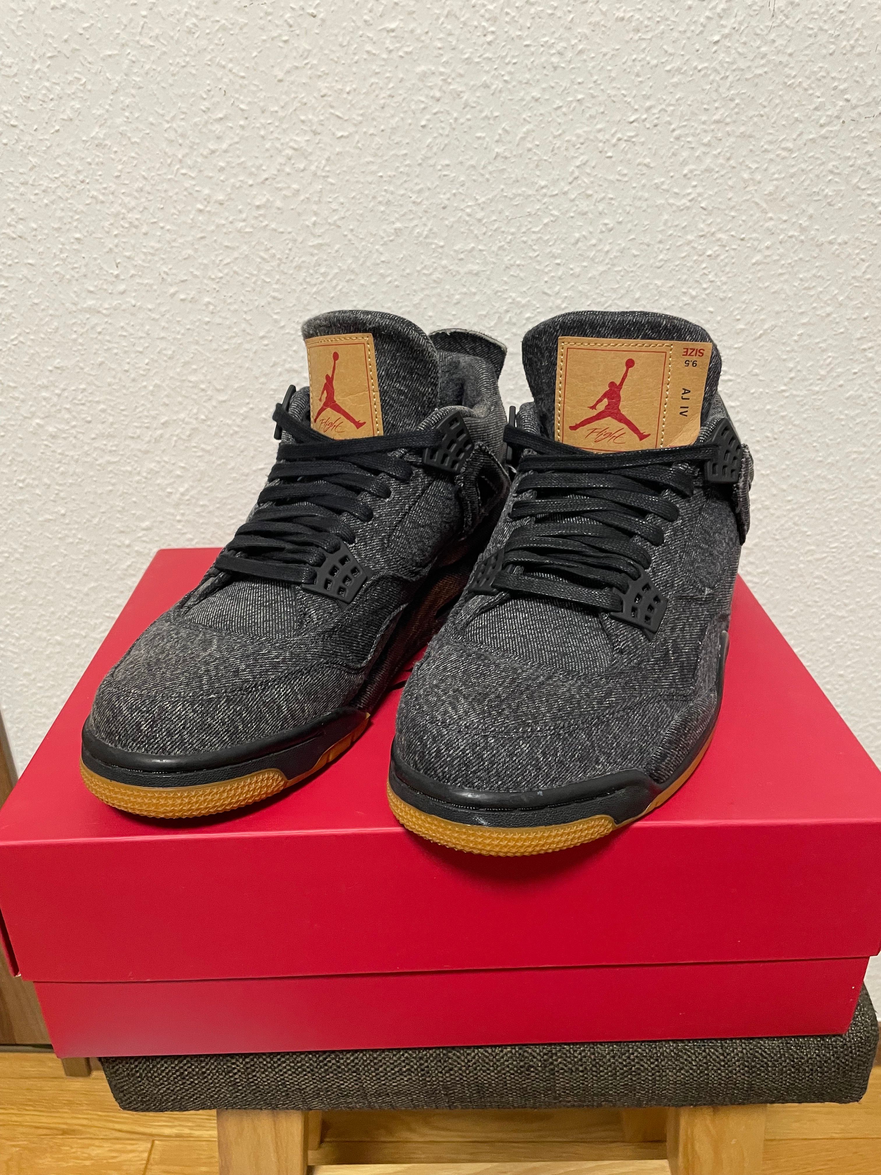 Nike × Levi's Air Jordan 4 "Black Denim" (Tag: LEVIS®)