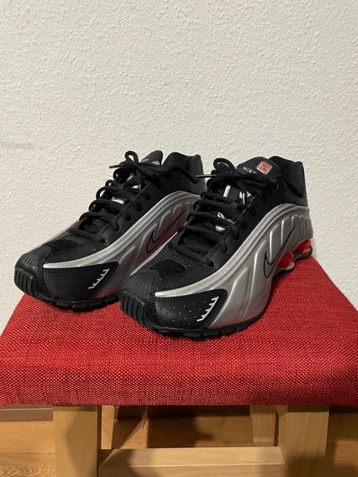 Nike Shox R4 "Metallic Silver/Red" (2024) HQ1988-002