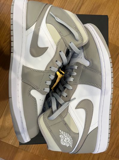 Nike Air Jordan 1 Mid "Linen"