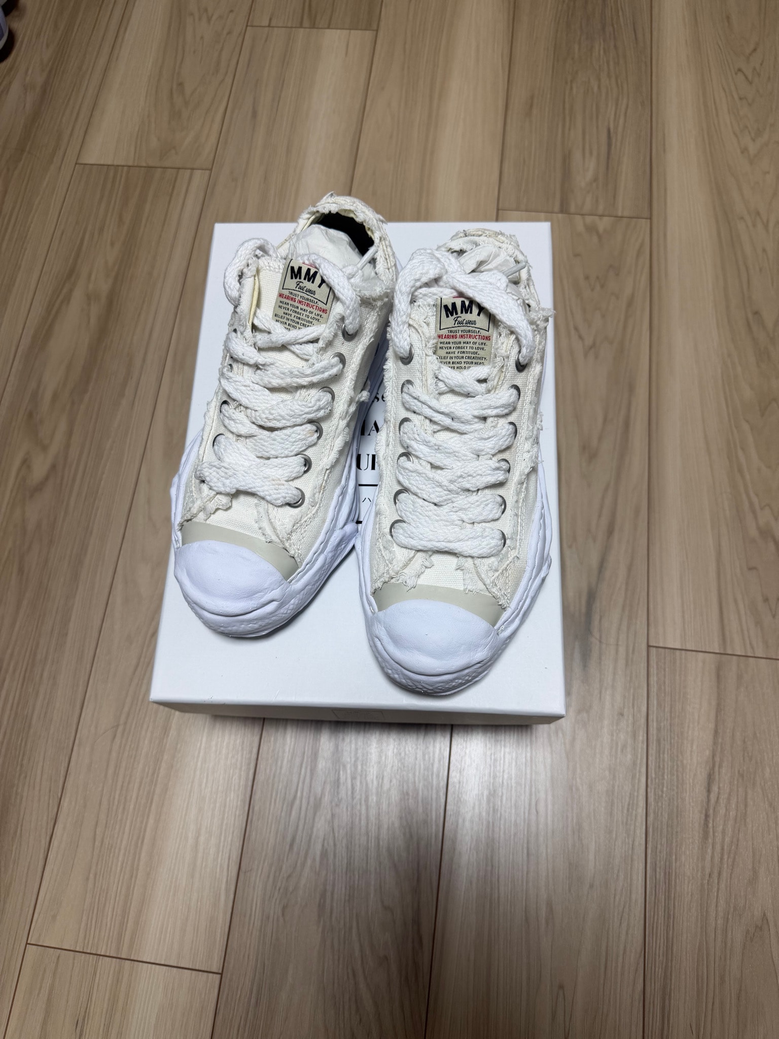 Maison MIHARA YASUHIRO HANK OG Sole Canvas Low-top Sneaker "White"