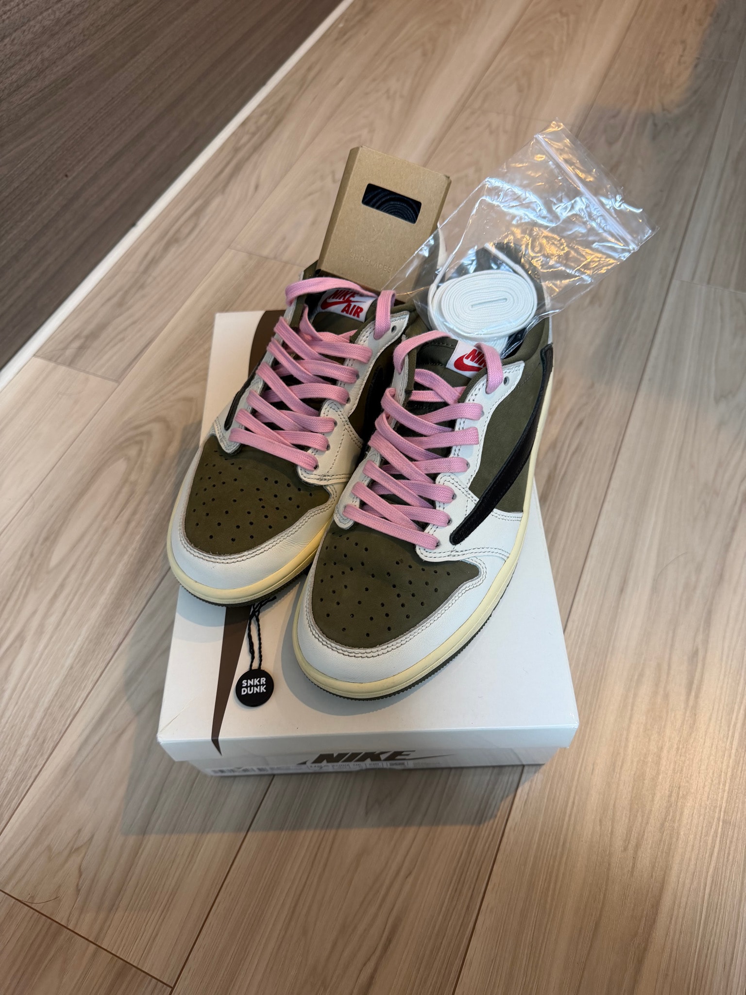 Travis Scott × Nike Air Jordan 1 Low OG SP "Reverse Olive"