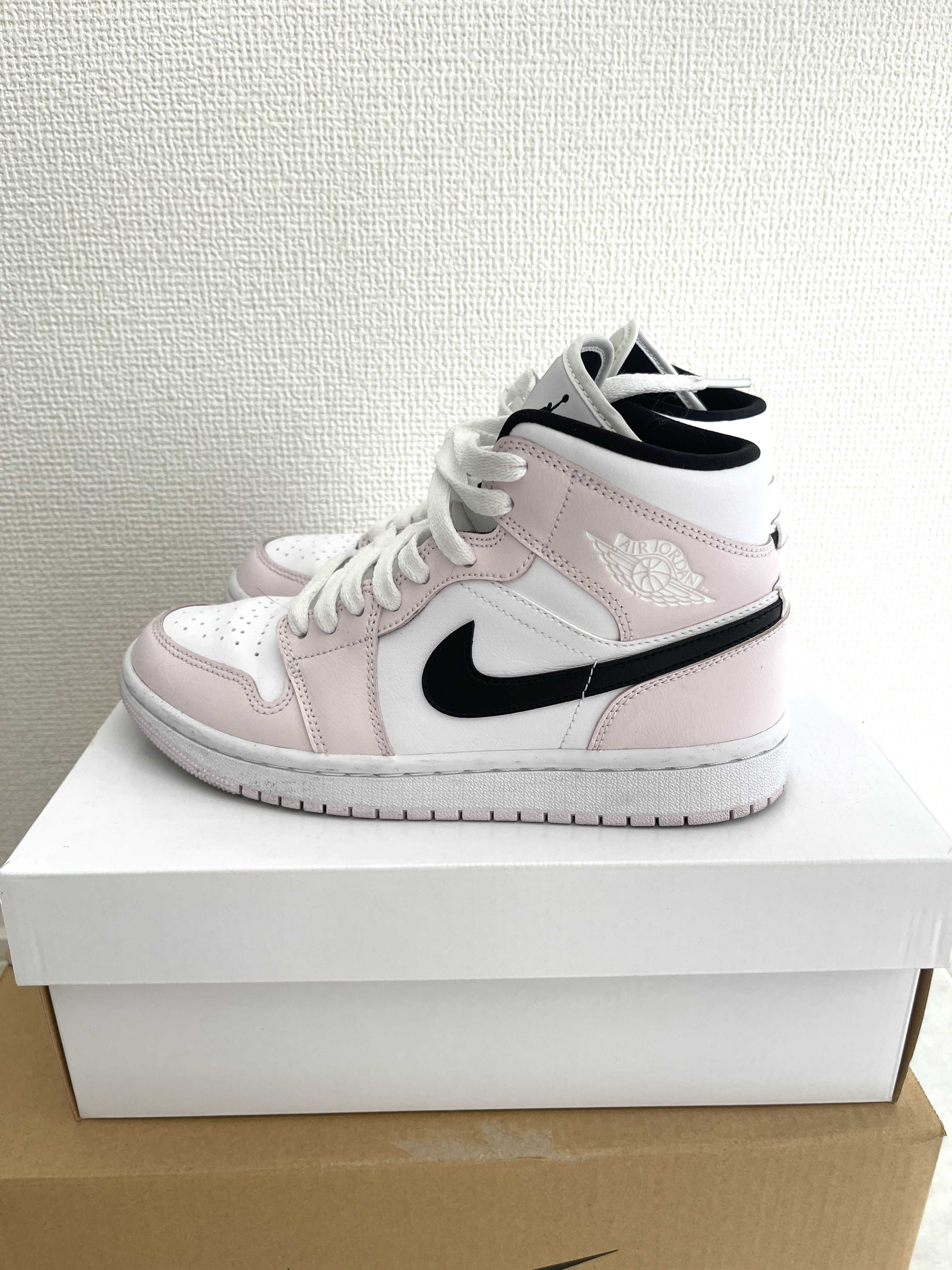 Nike Women's Air Jordan 1 Mid "Light Violet/White/Black"  