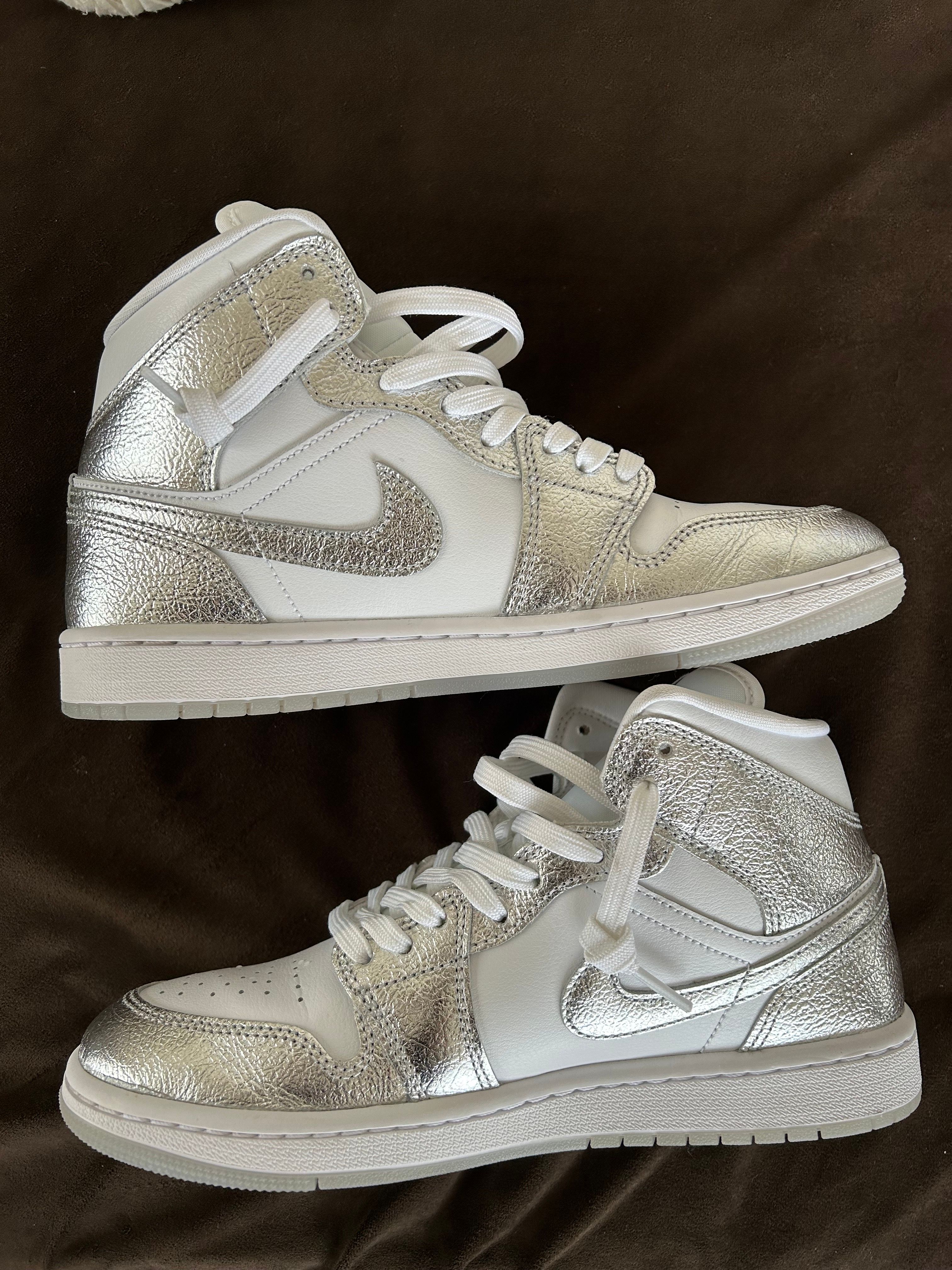 Nike Women's Air Jordan 1 Mid SE "Metallic Silver"