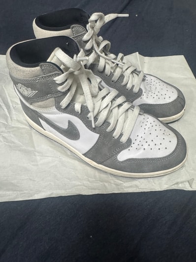 Nike Air Jordan 1 Retro High OG "Black and Smoke Grey"