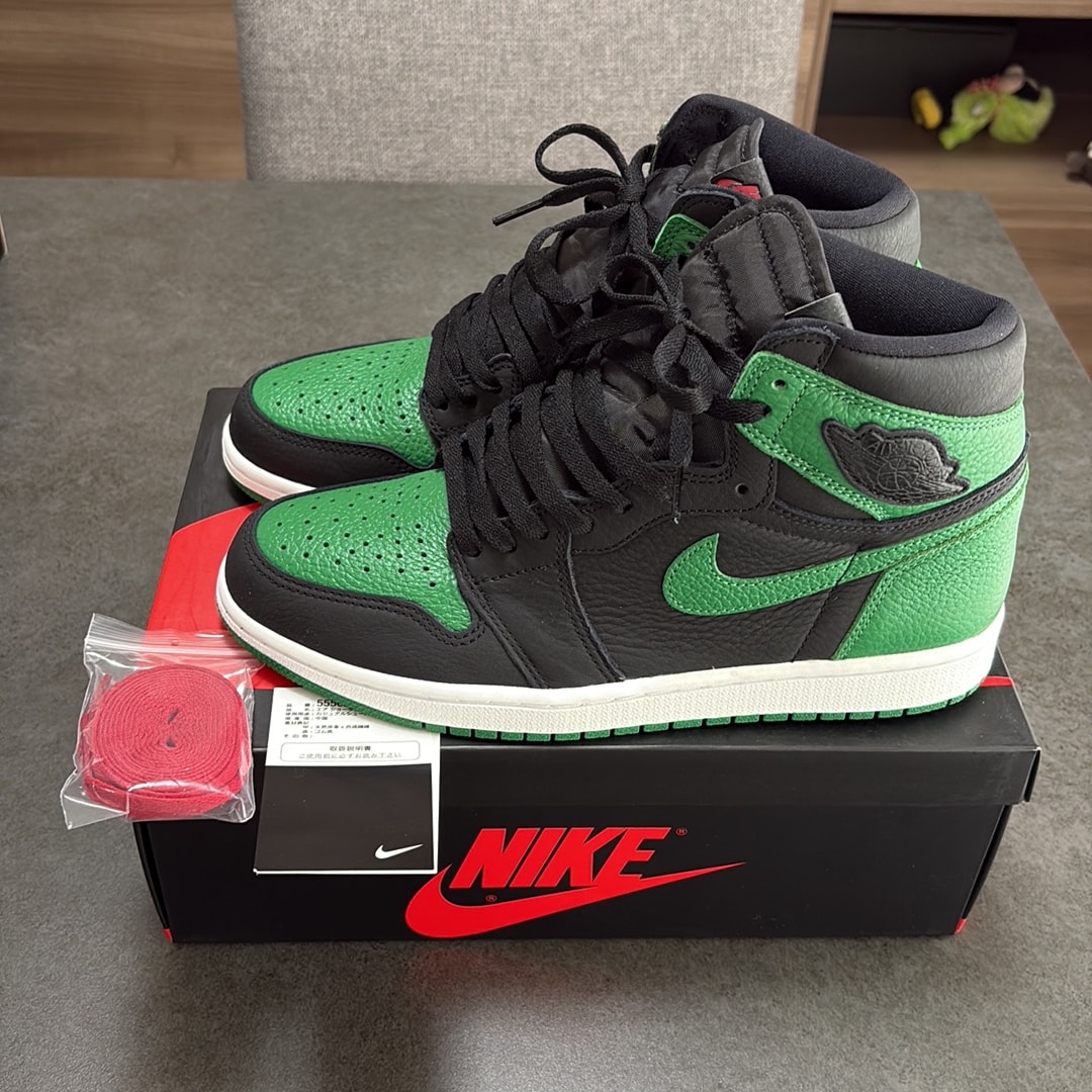 Nike Air Jordan 1 Retro High OG "Black/Pine Green" (2020)