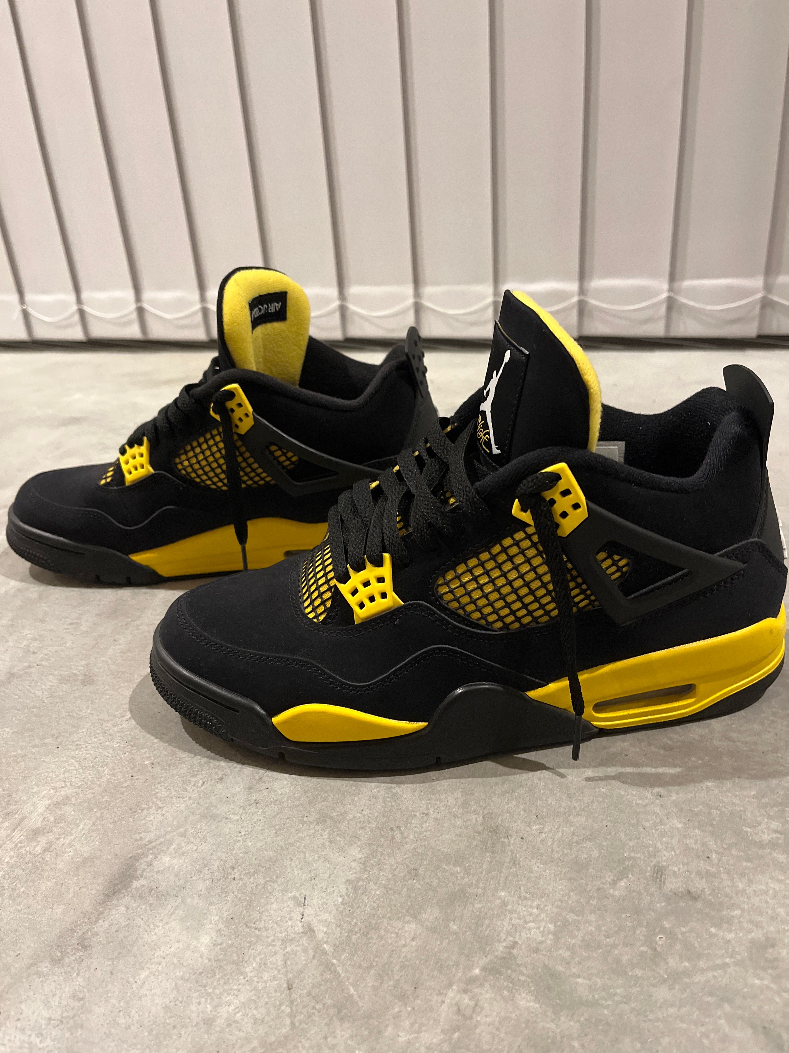 Nike Air Jordan 4 Retro "Thunder"(2023)
