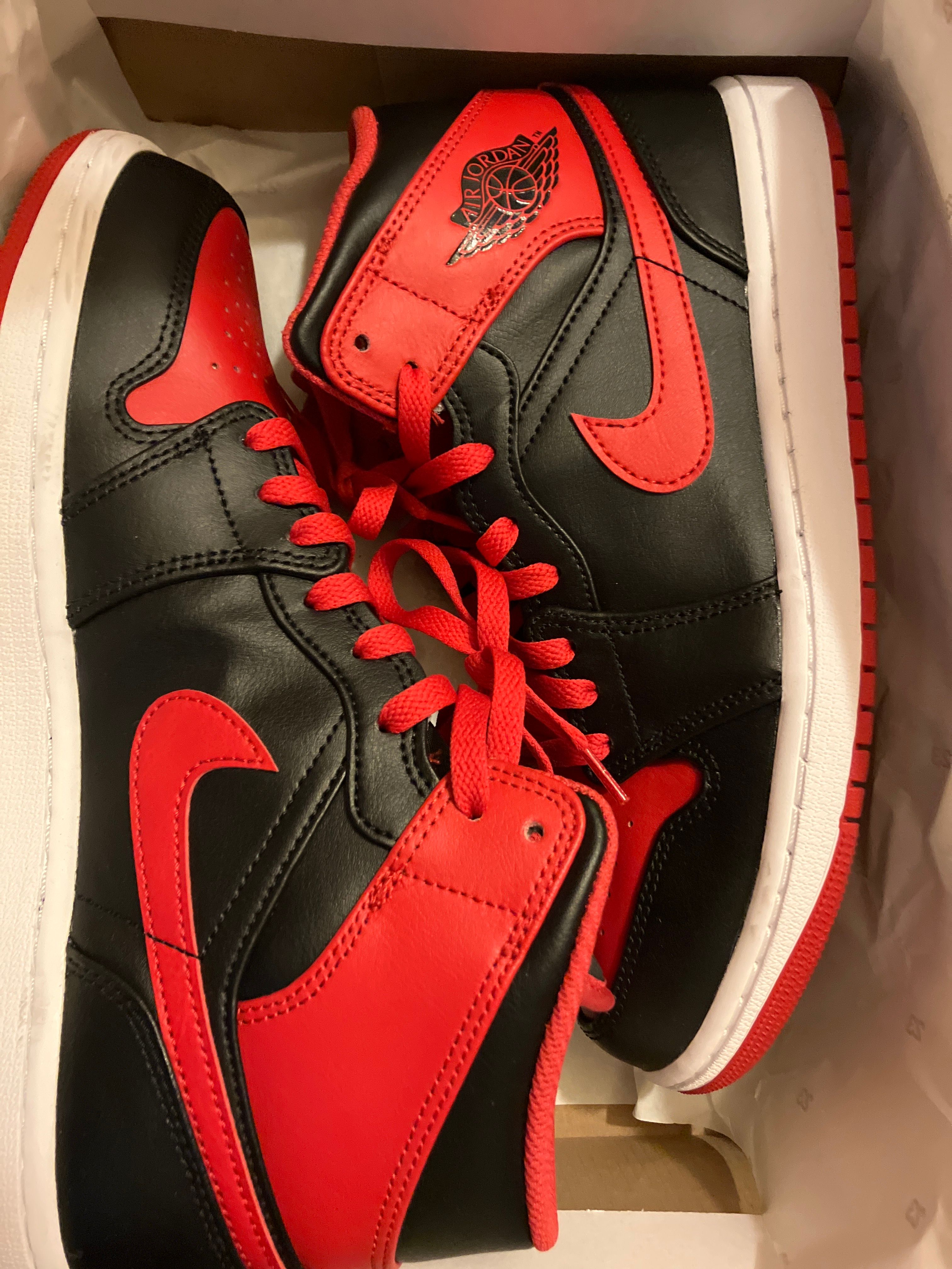 Nike Air Jordan 1 Mid "Bred Toe"