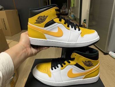 Nike Air Jordan 1 Mid "University Gold"