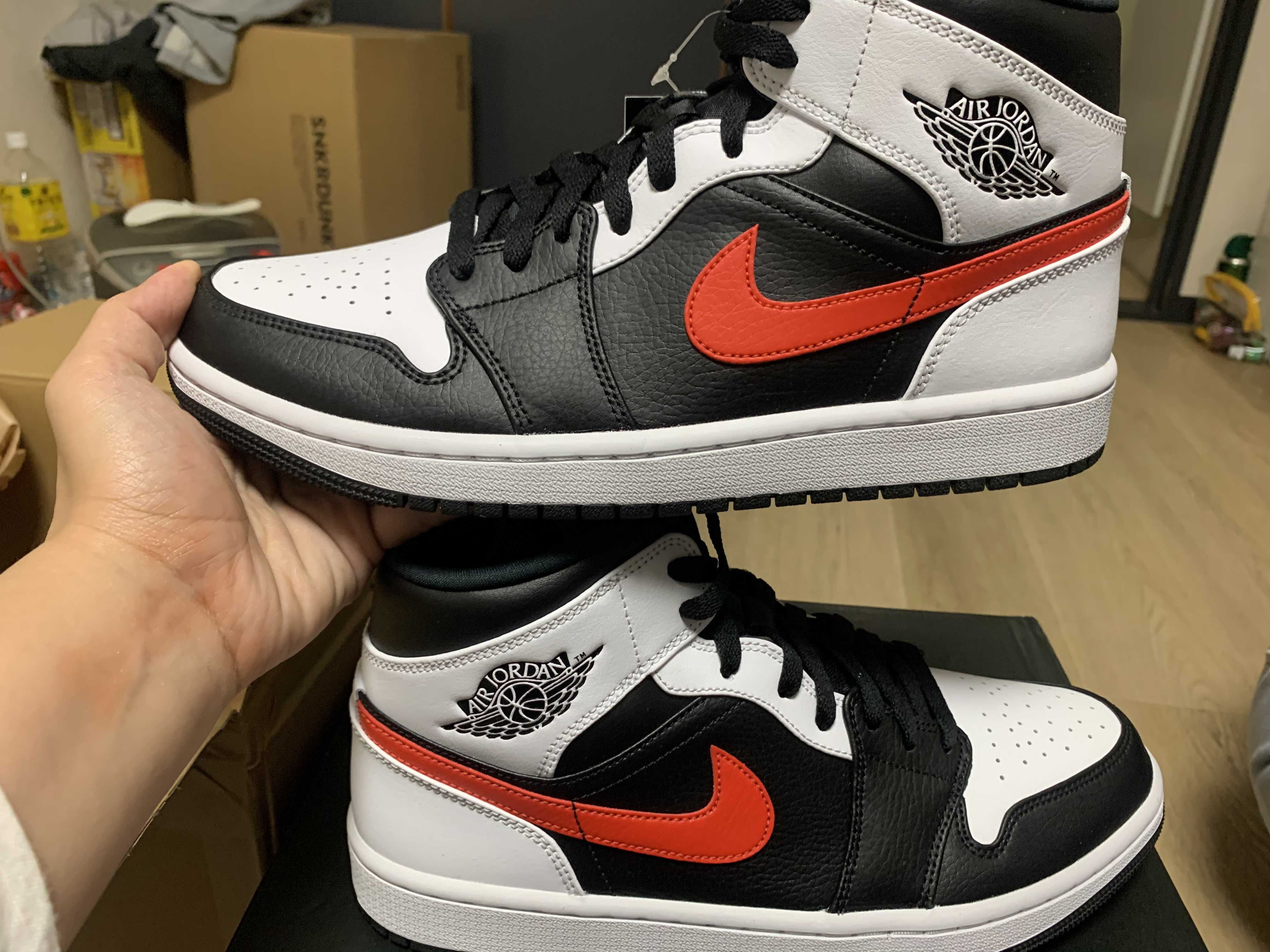 NIKE AIR JORDAN 1 MID "BLACK/CHILE RED/WHITE"