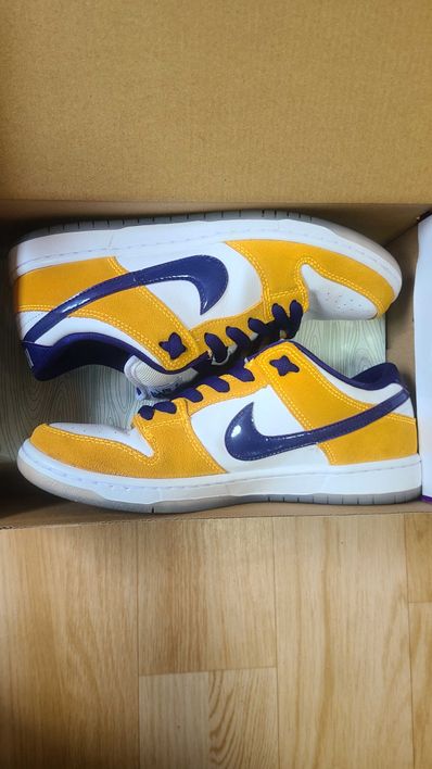 Nike SB Dunk Low "Laser Orange"