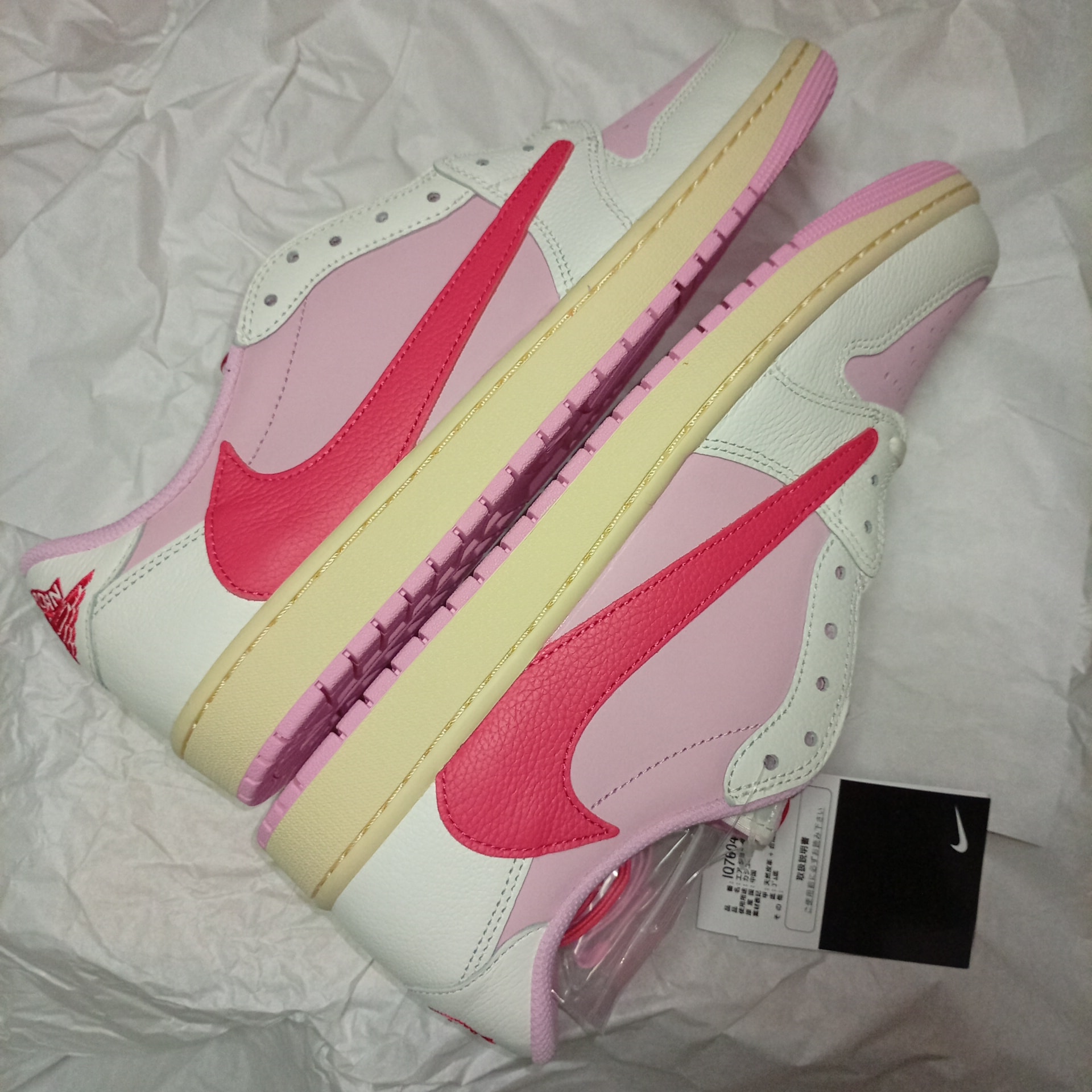Travis Scott × Nike Air Jordan 1 Retro Low OG "Sail/Tropical Pink"