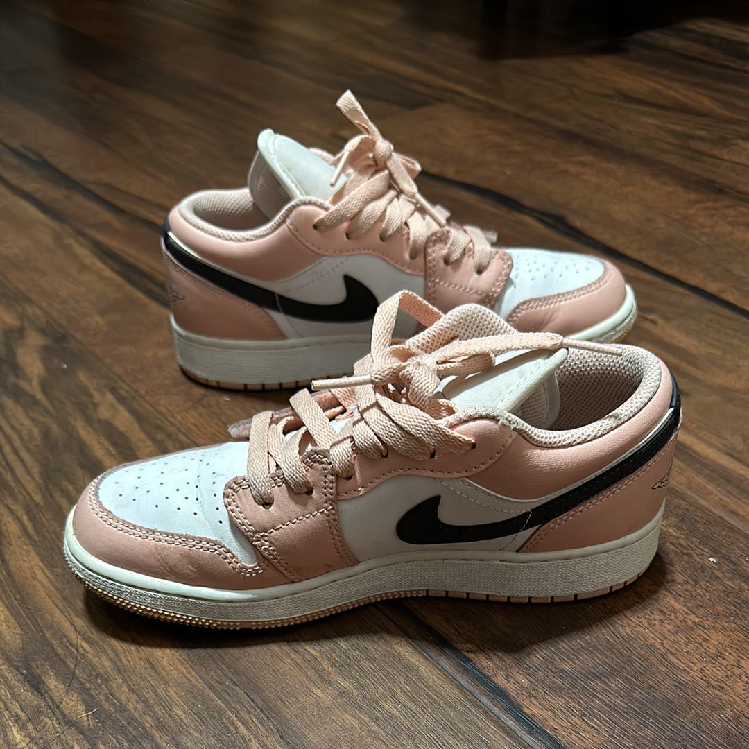 NIKE GS AIR JORDAN 1 LOW "LIGHT ARCTIC PINK"