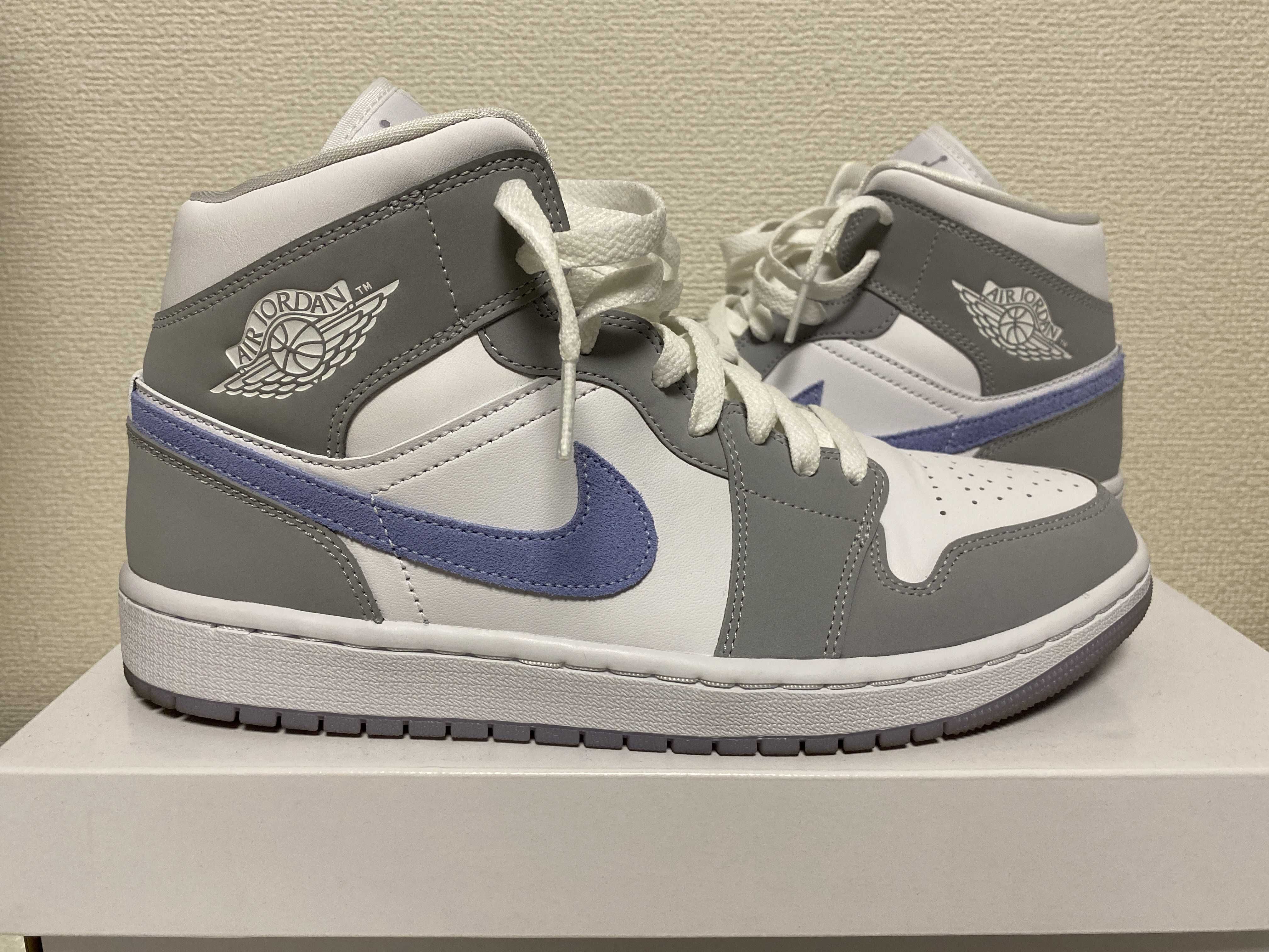 Nike Women's Air Jordan 1 Mid "Wolf Grey"