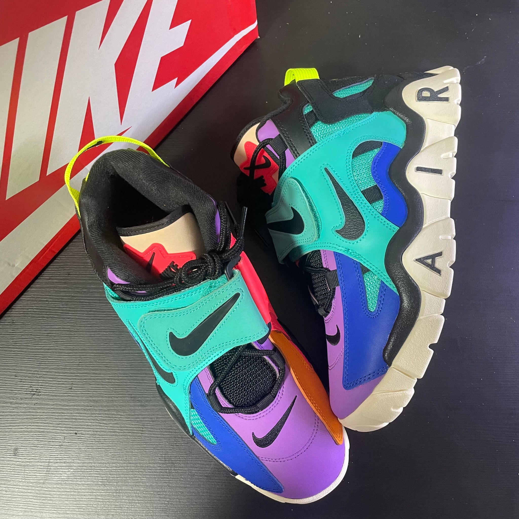 NIKE AIR BARRAGE MID "POP THE STREET COLLECTION"