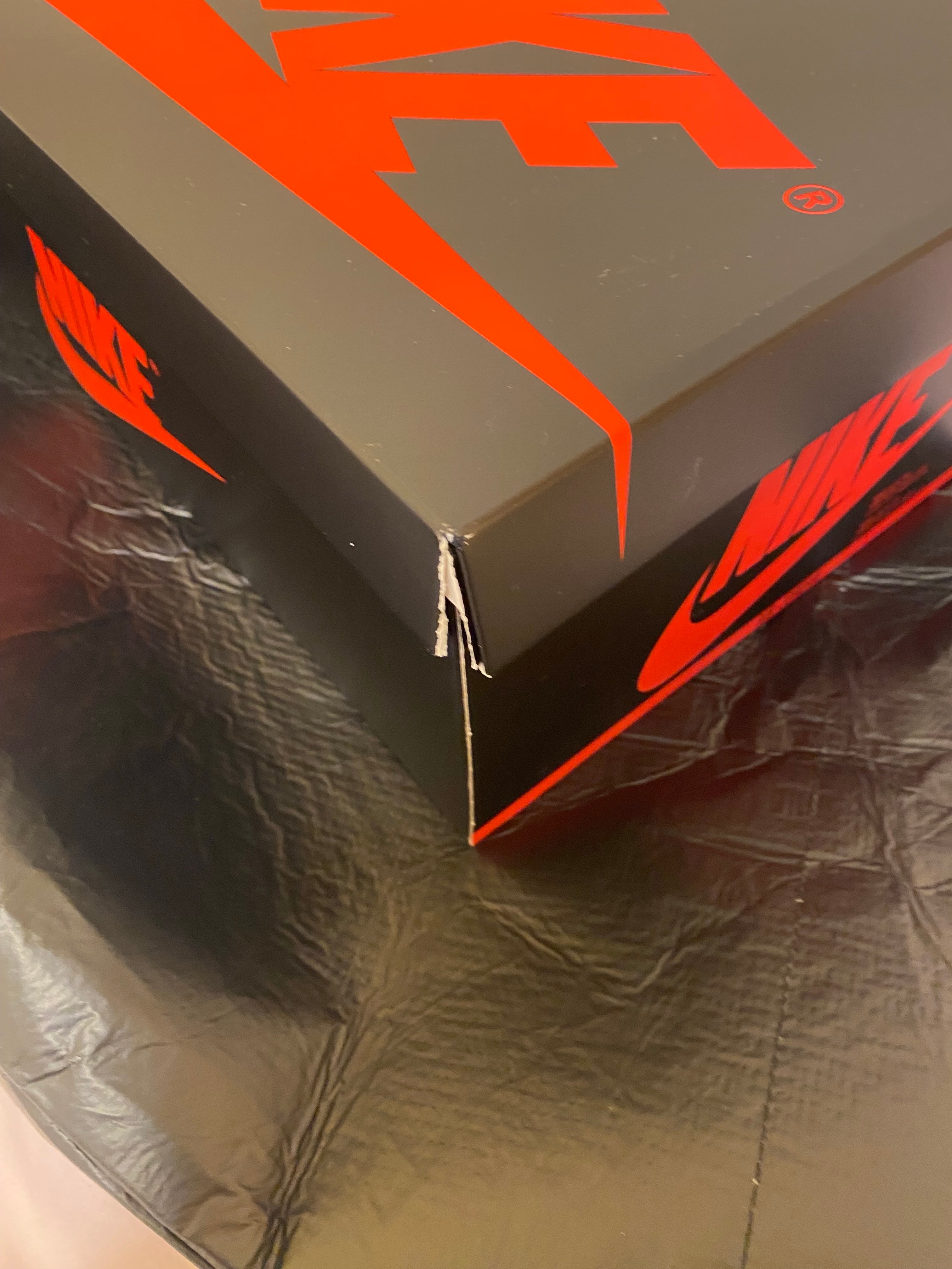 Nike Air Jordan 1 High '85 "Reverse Shadow"