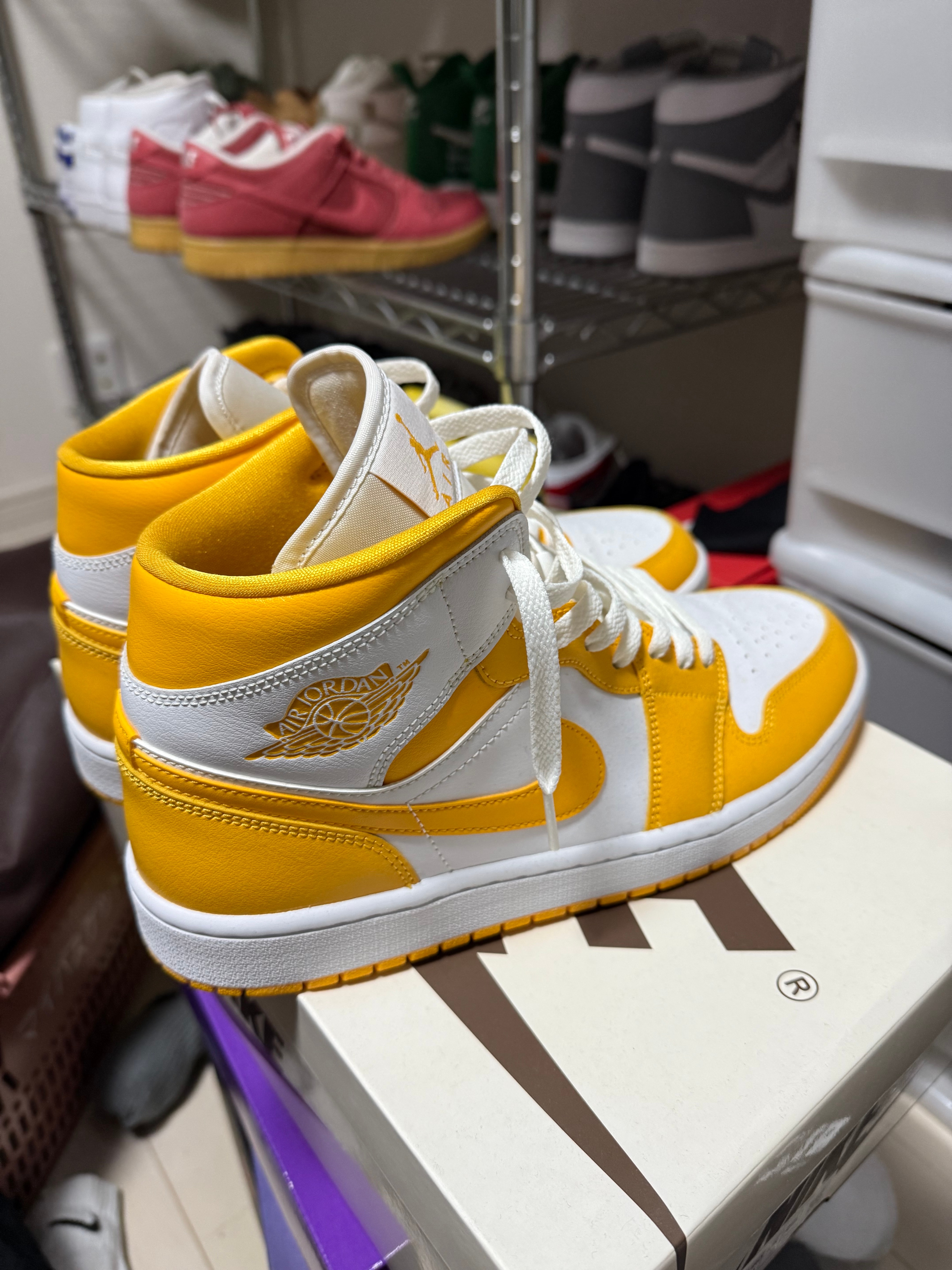 Nike Women's Air Jordan 1 Mid "Lemon"