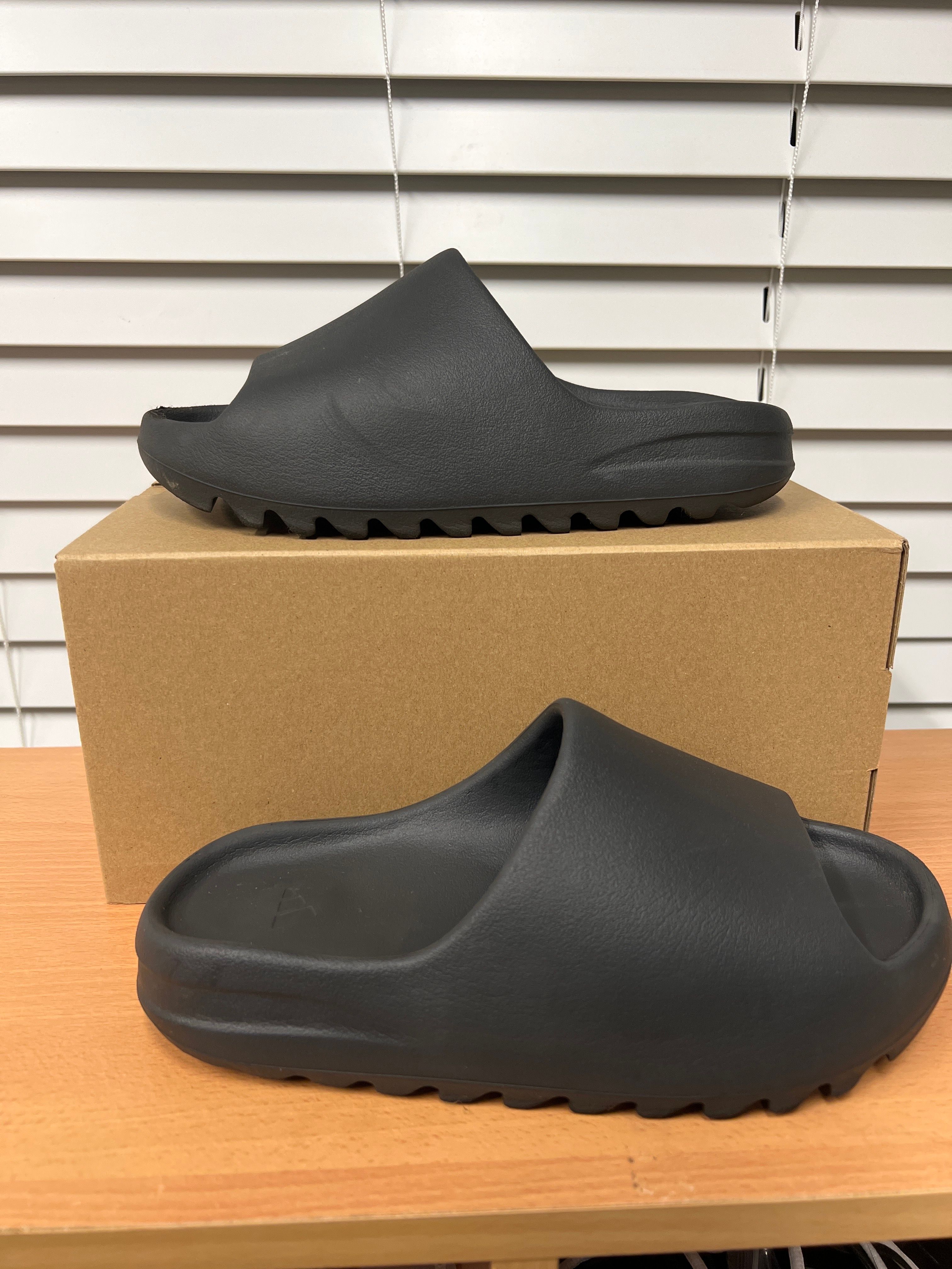 adidas YEEZY Slide "Onyx"