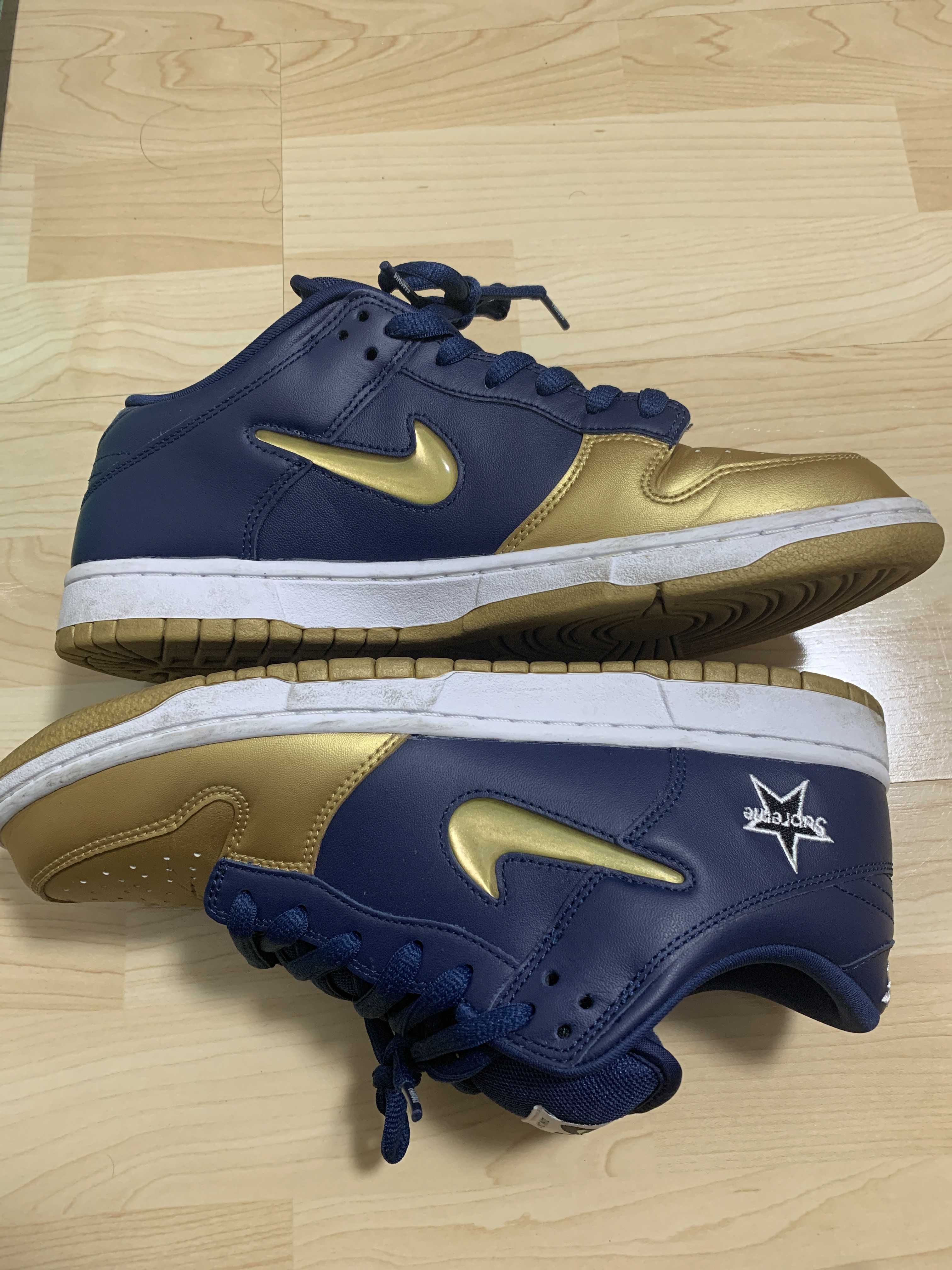Supreme × Nike SB Dunk Low OG QS "Metallic Gold/Navy"