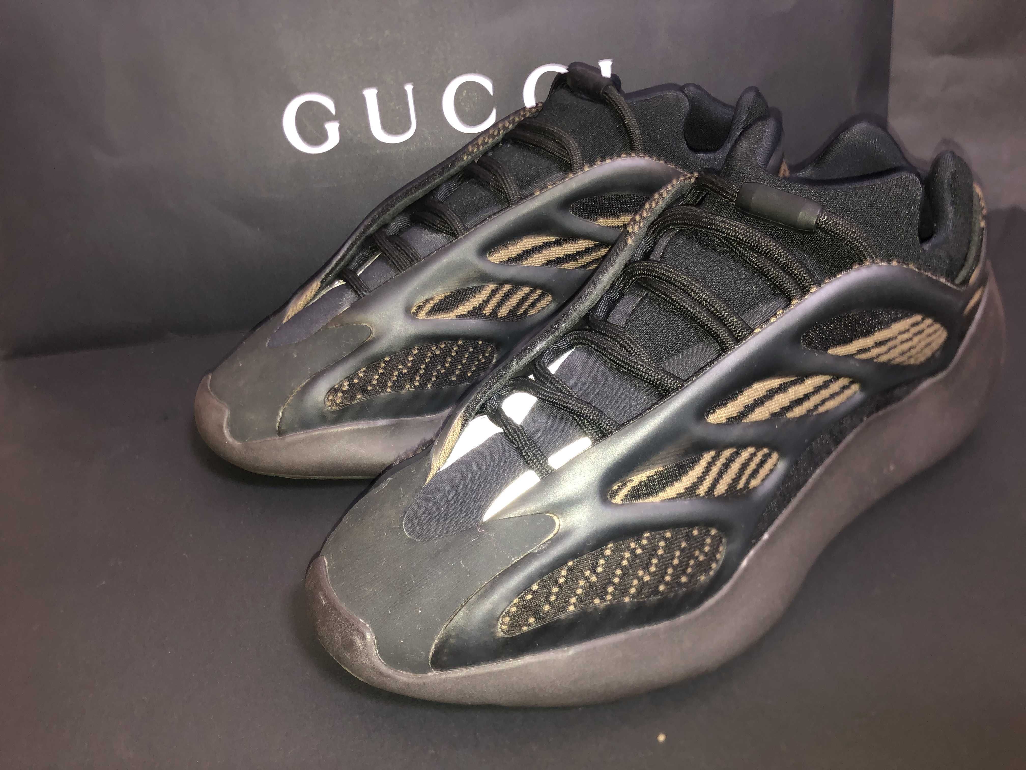 adidas YEEZY 700V3 "Clay Brown"