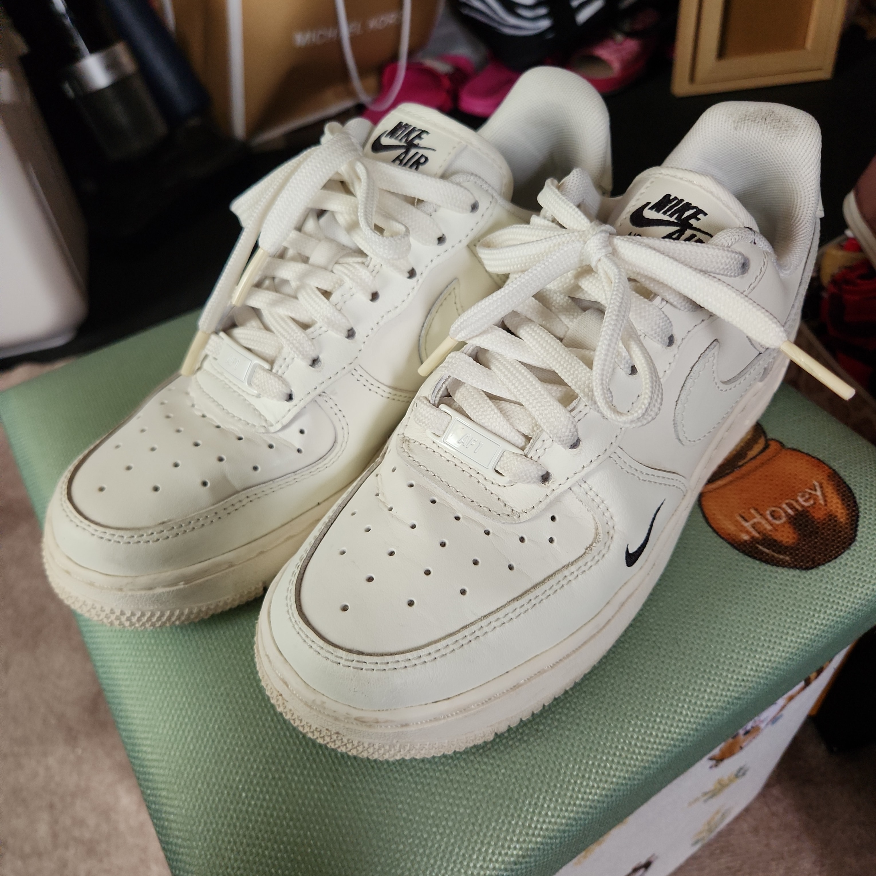 NIKE バッシュ　箱なし B (目立った傷や汚れなし)】ナイキ ウィメンズ エアフォース1 '07