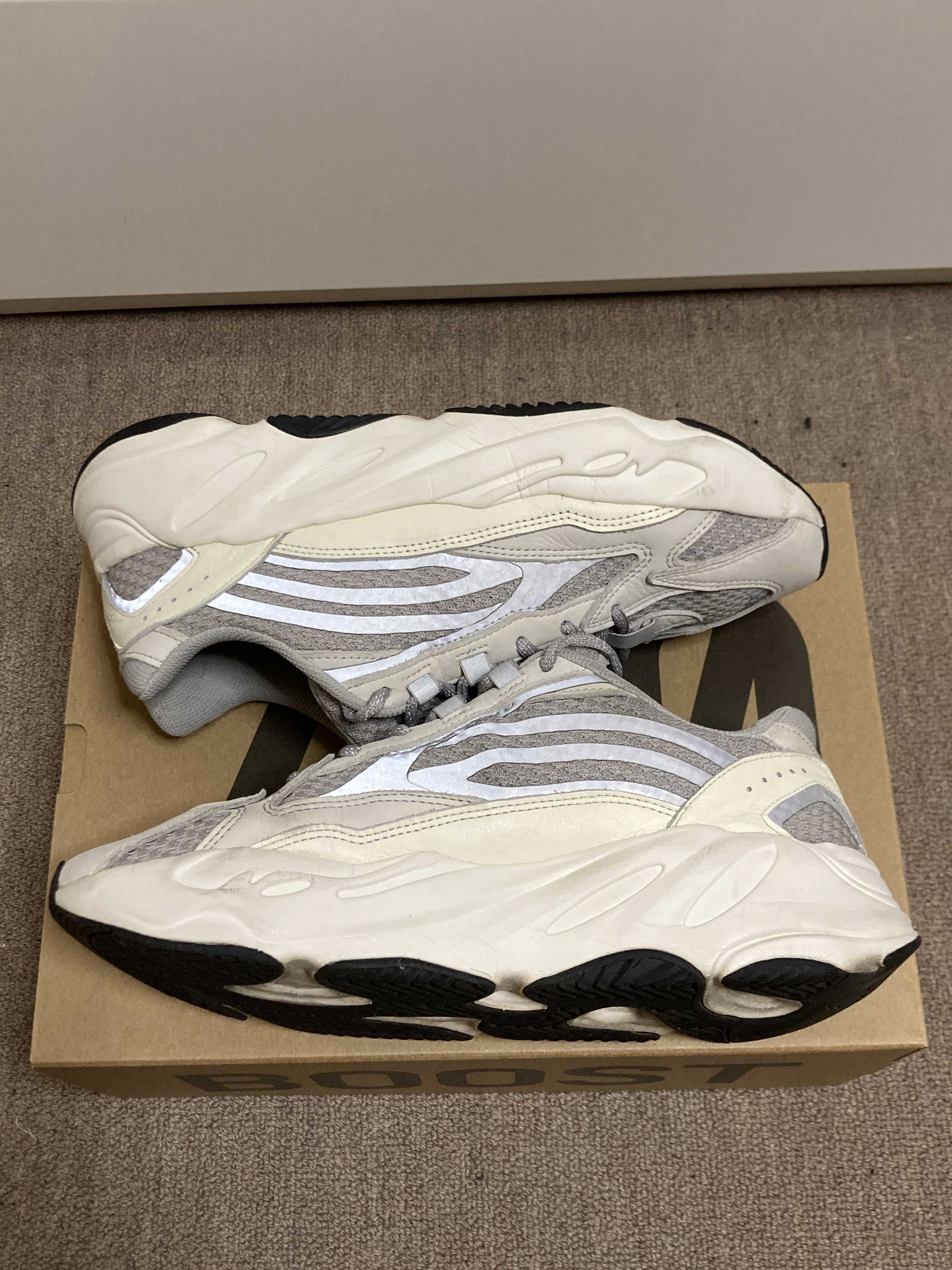 adidas YEEZY Boost 700 V2 "Static"