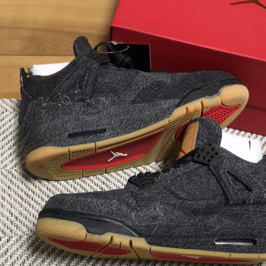 Nike × Levi's Air Jordan 4 "Black Denim" (Tag: LEVIS®)