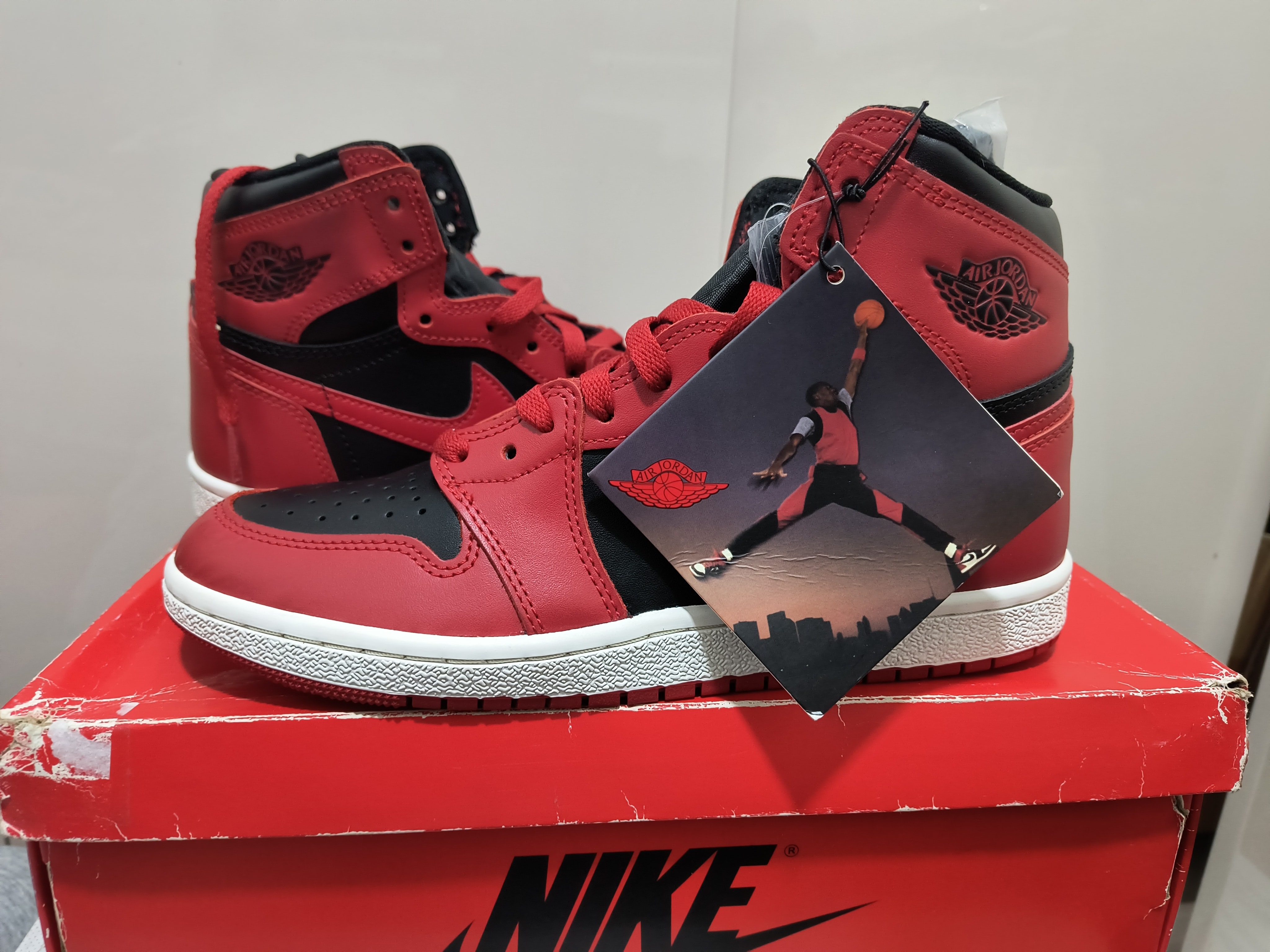 Nike Air Jordan 1 High ’85 "Varsity Red"