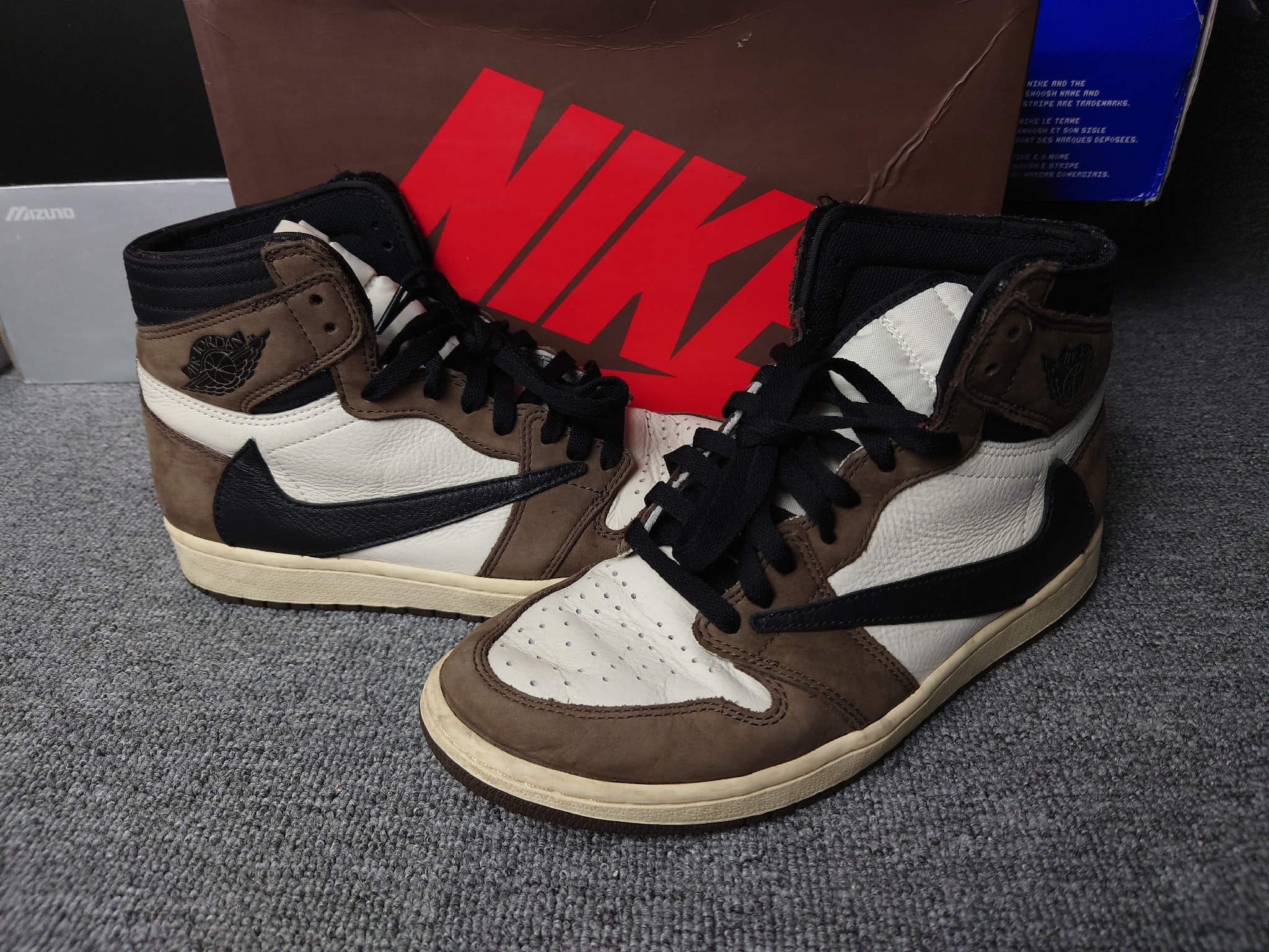 Travis Scott × Nike Air Jordan 1 Retro High OG TS SP "Sail/Dark Mocha"