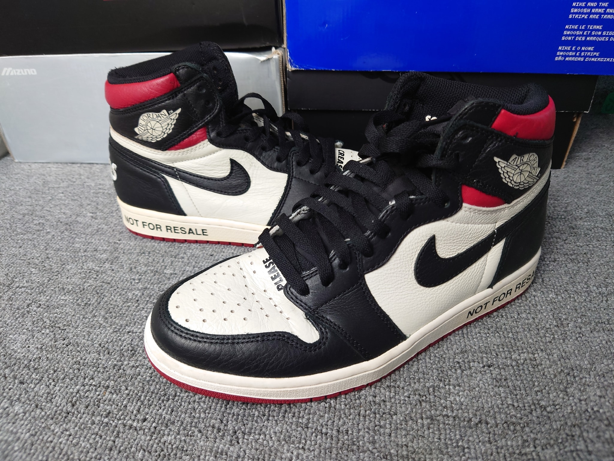 Nike Air Jordan 1 Retro High OG "Not for Resale"