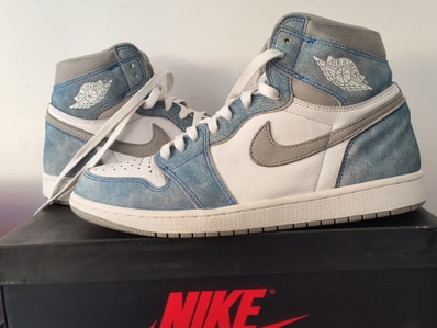 Nike Air Jordan 1 High OG "Hyper Royal"