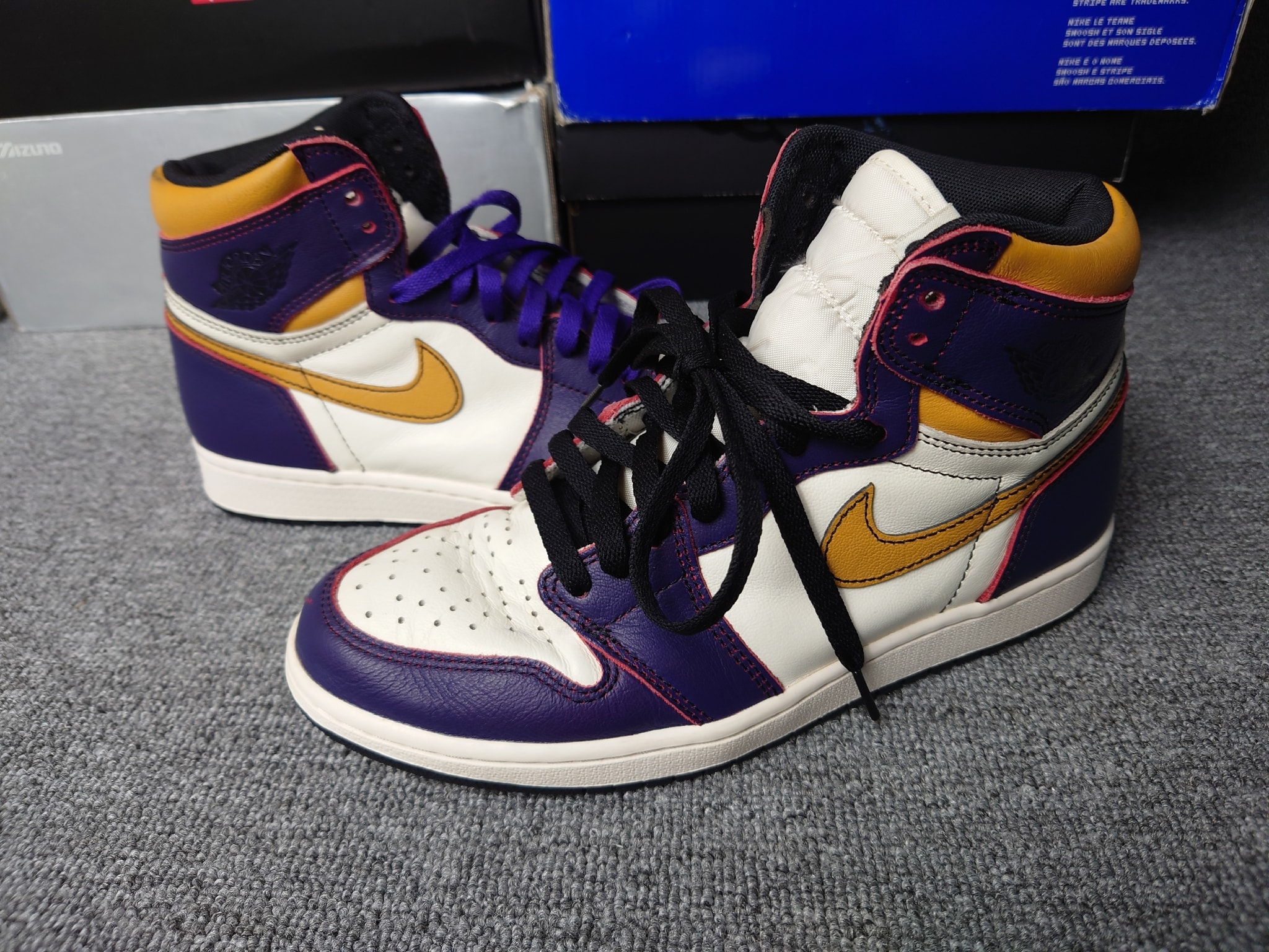 Nike SB × Air Jordan 1 Retro High "La To Chicago"