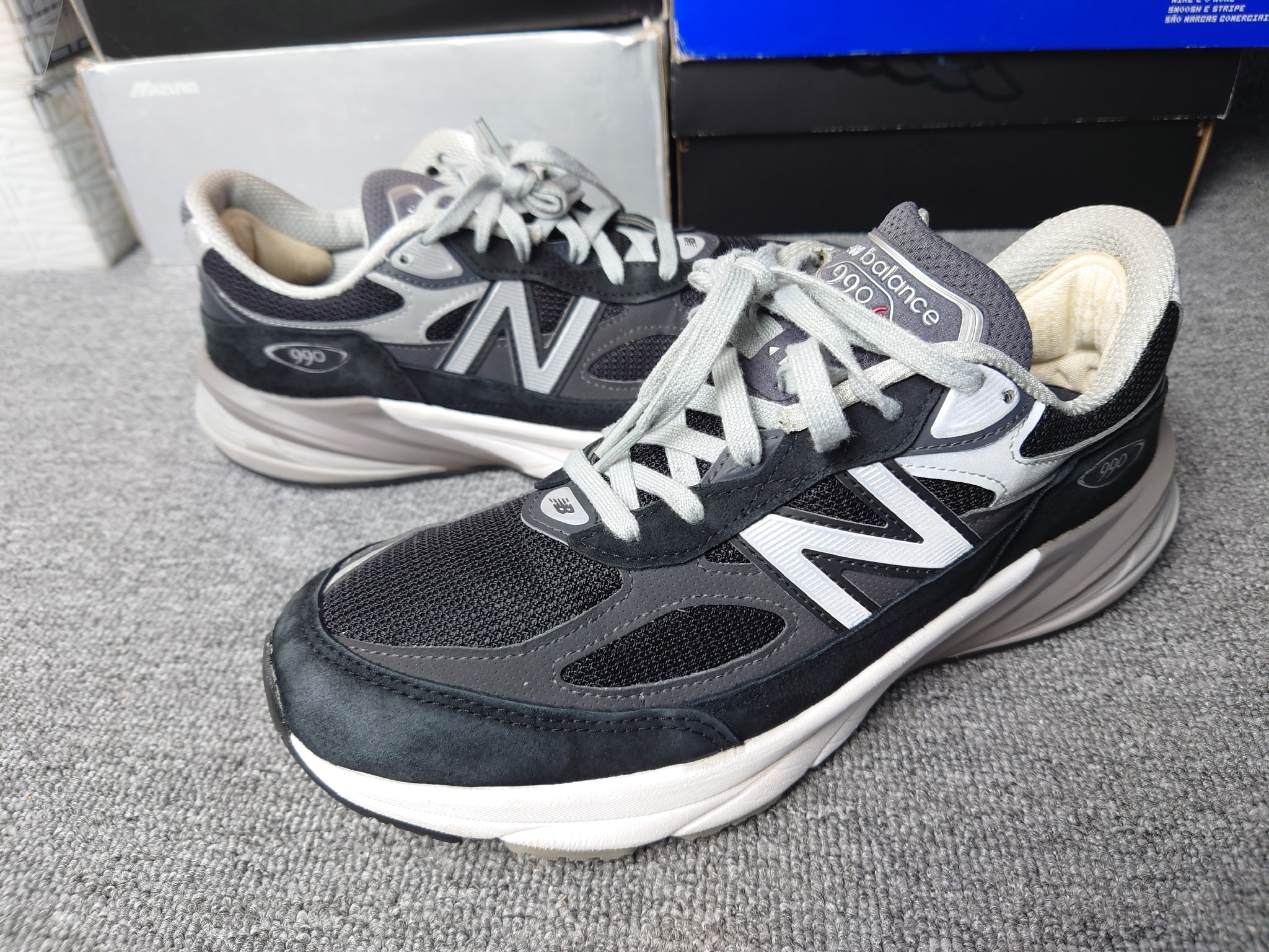 New Balance 990V6 "Black" (Heel NB Logo)