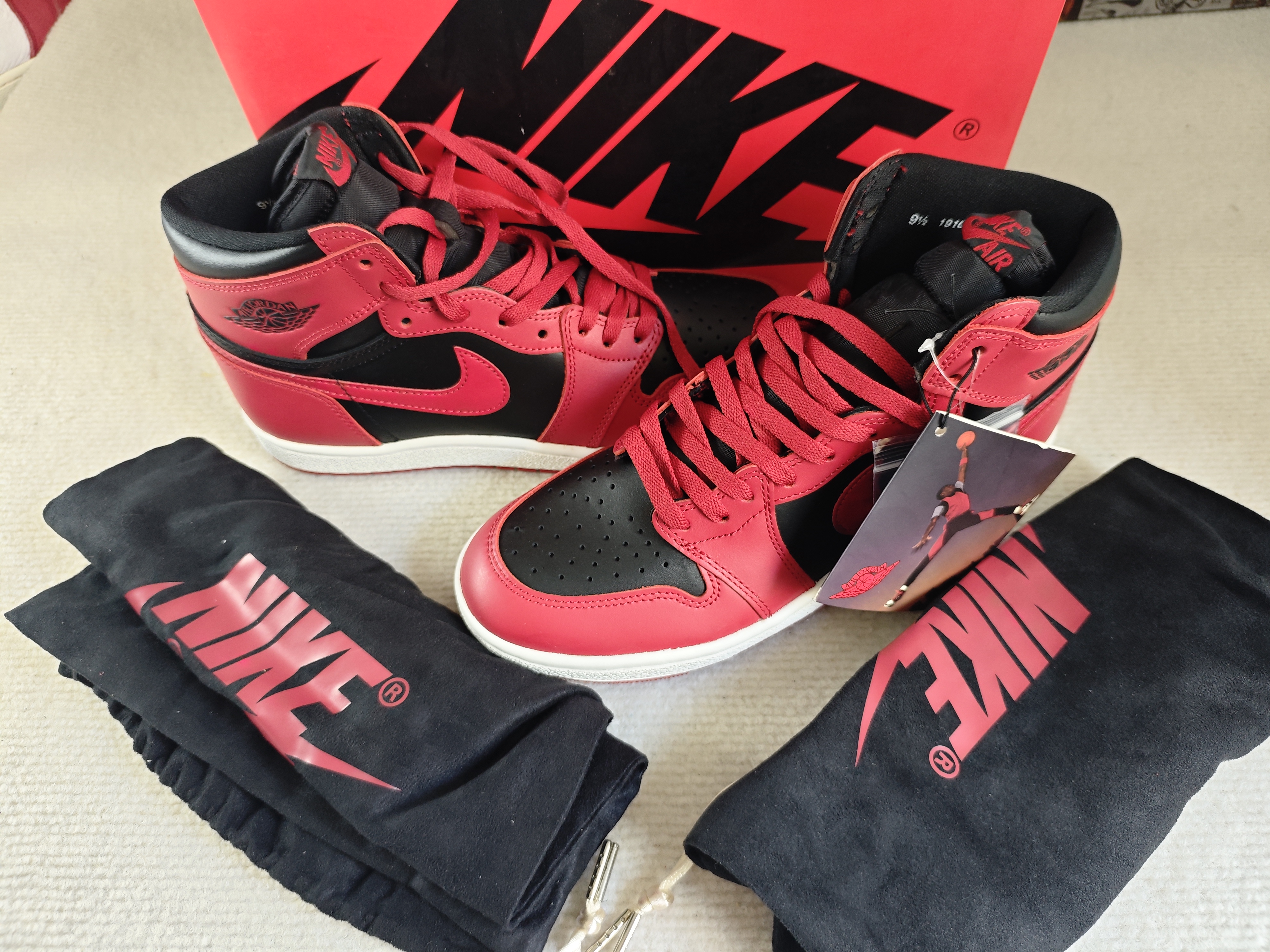 Nike Air Jordan 1 High ’85 "Varsity Red"