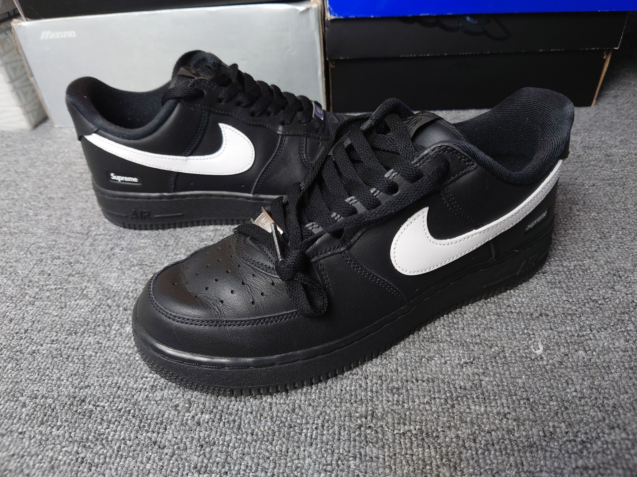 Supreme × Nike Air Force 1 Low "Black/White"