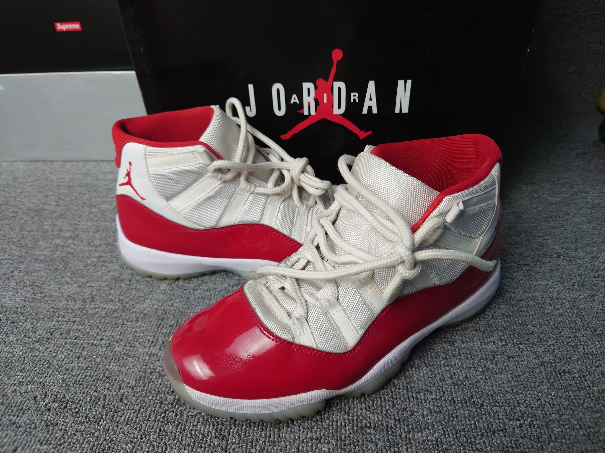 Nike Air Jordan 11 "Varsity Red"