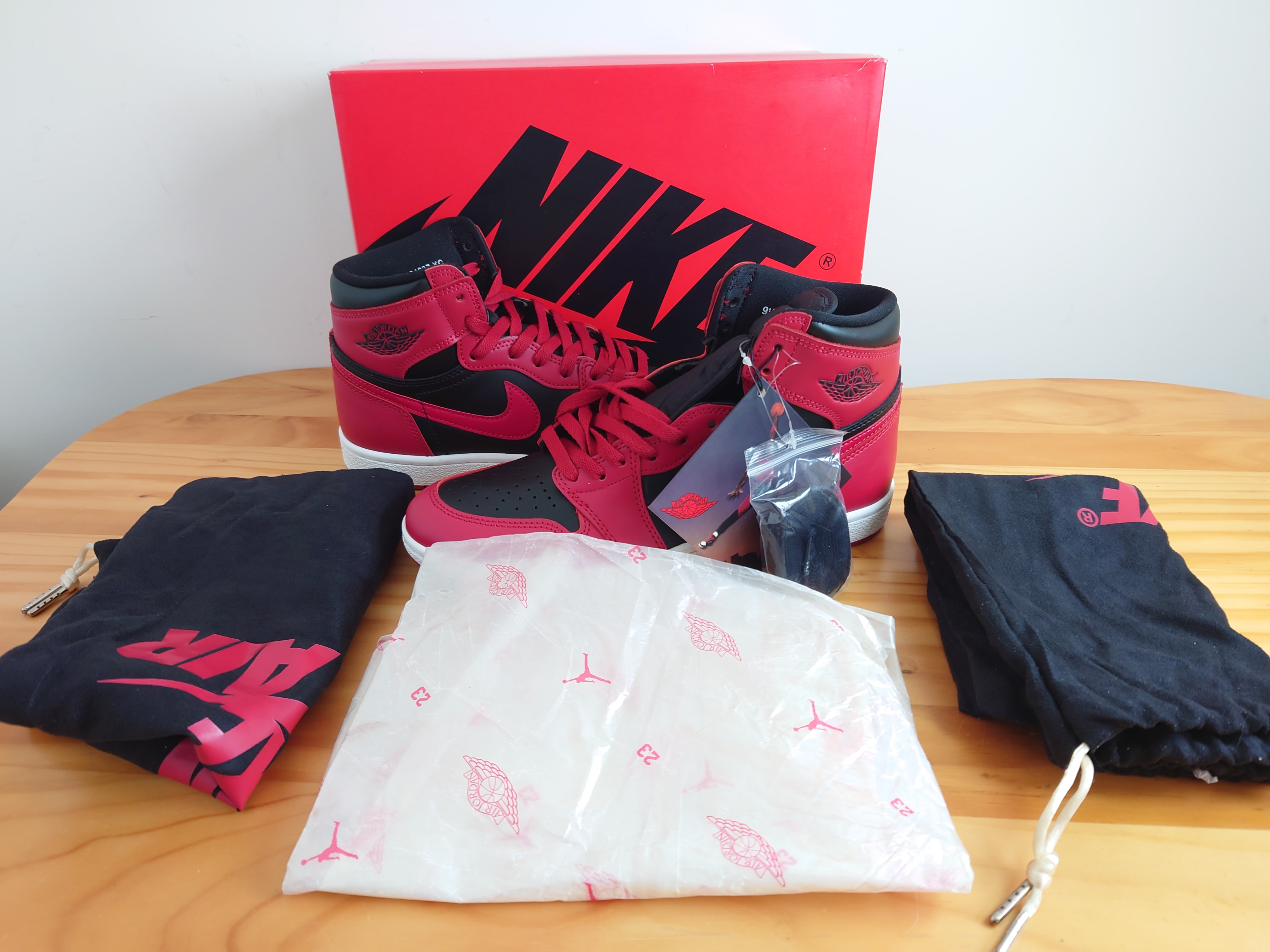 Nike Air Jordan 1 High ’85 "Varsity Red"