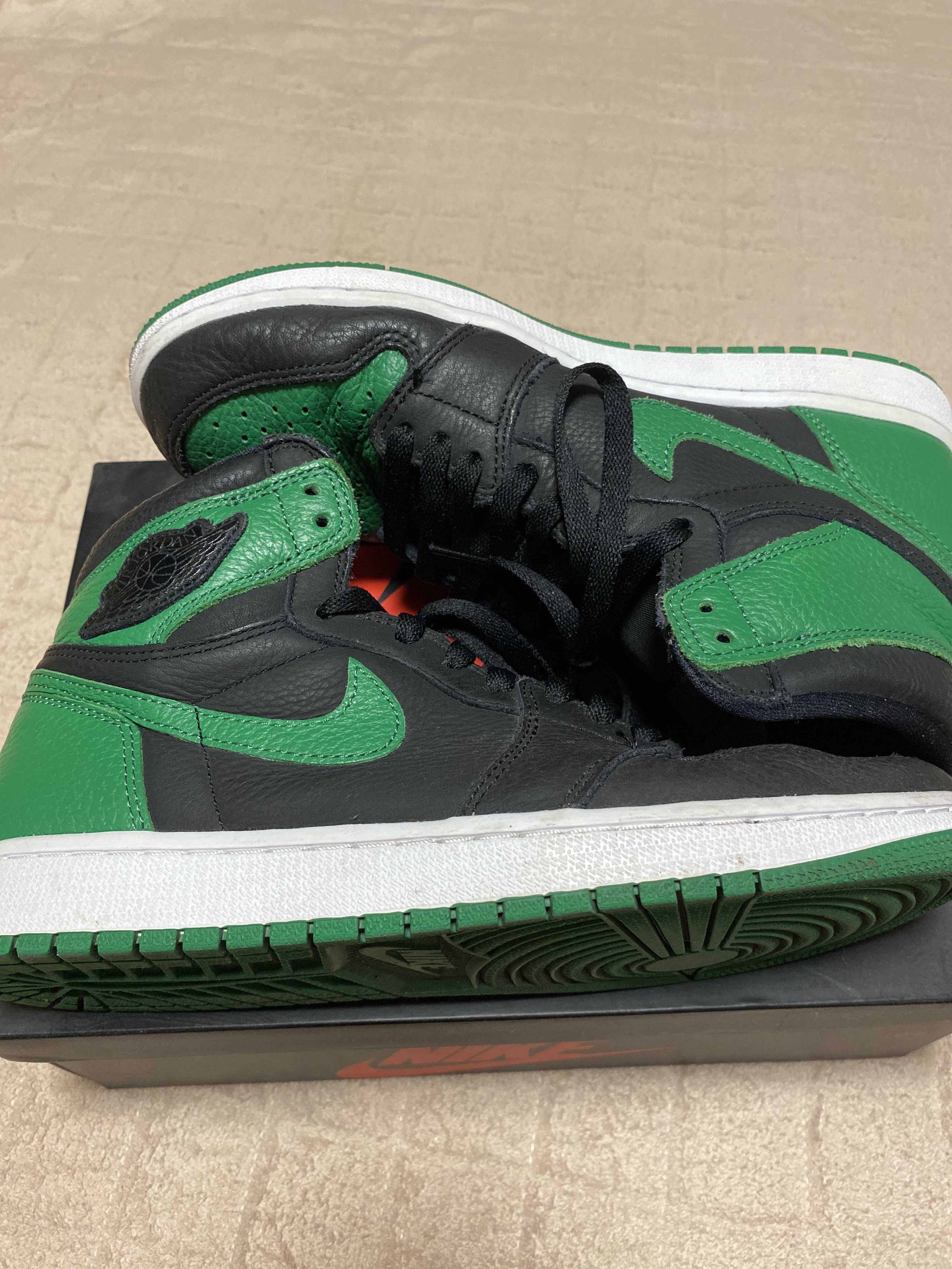 Nike Air Jordan 1 Retro High OG "Black/Pine Green" (2020)