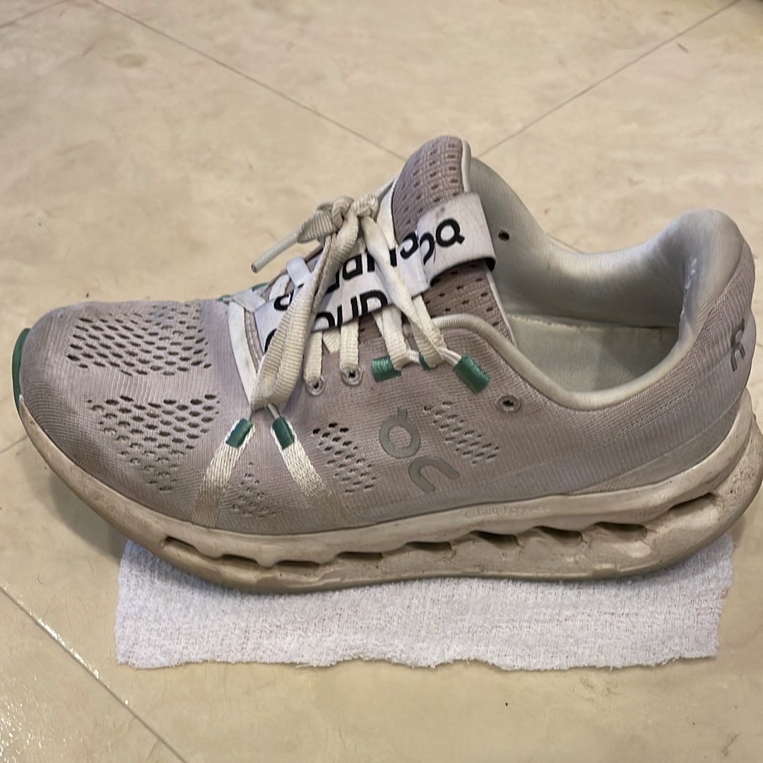 On Cloudsurfer "Pearl/Ivory"