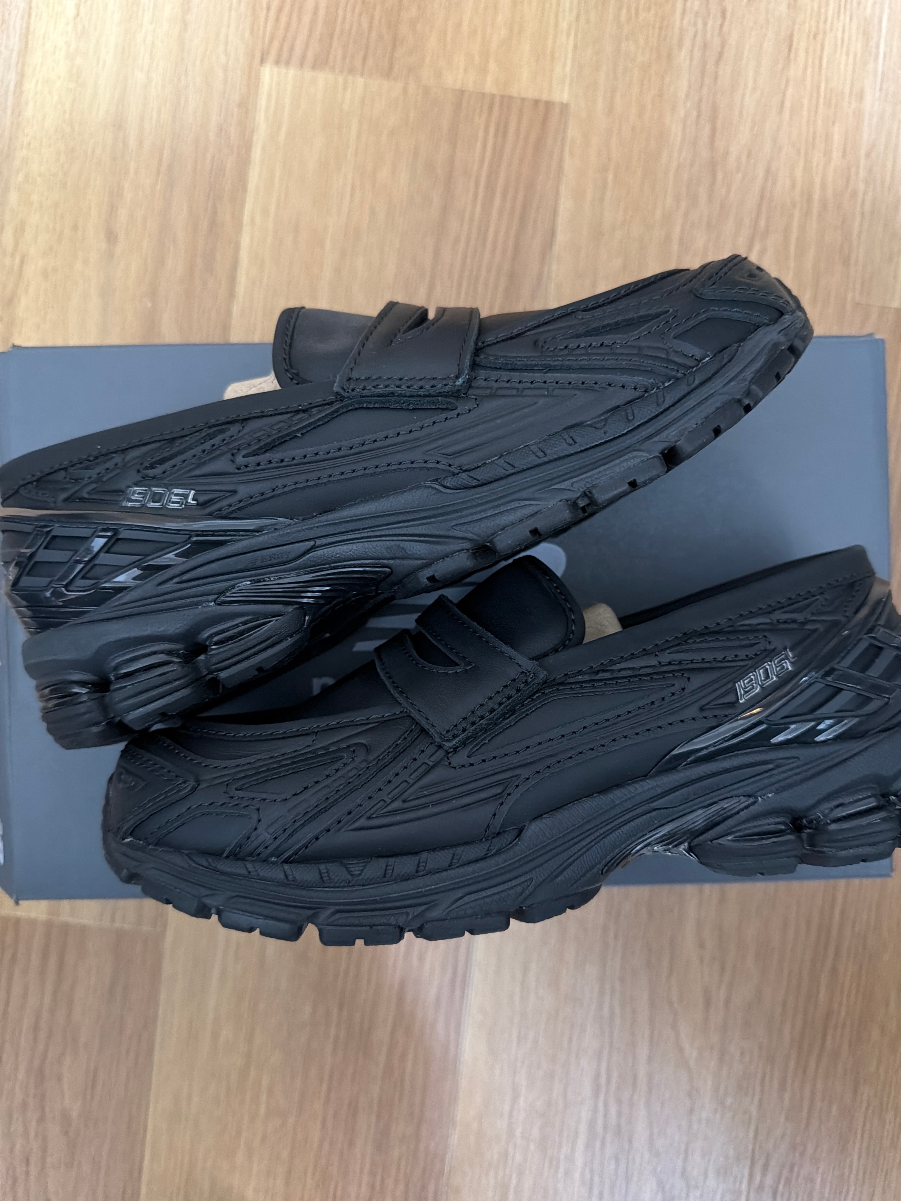 New Balance 1906L "Triple Black"