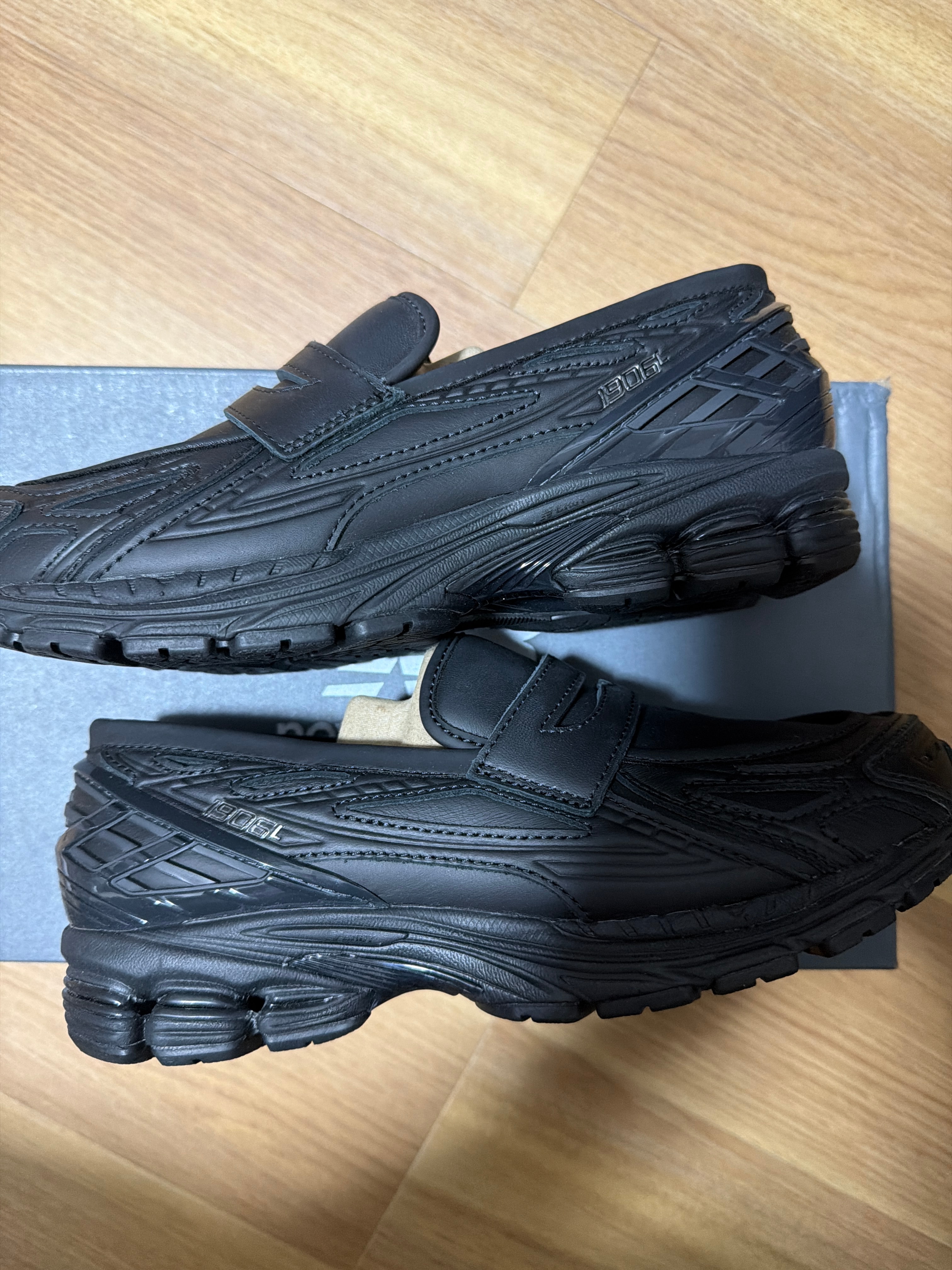 New Balance 1906L "Triple Black"