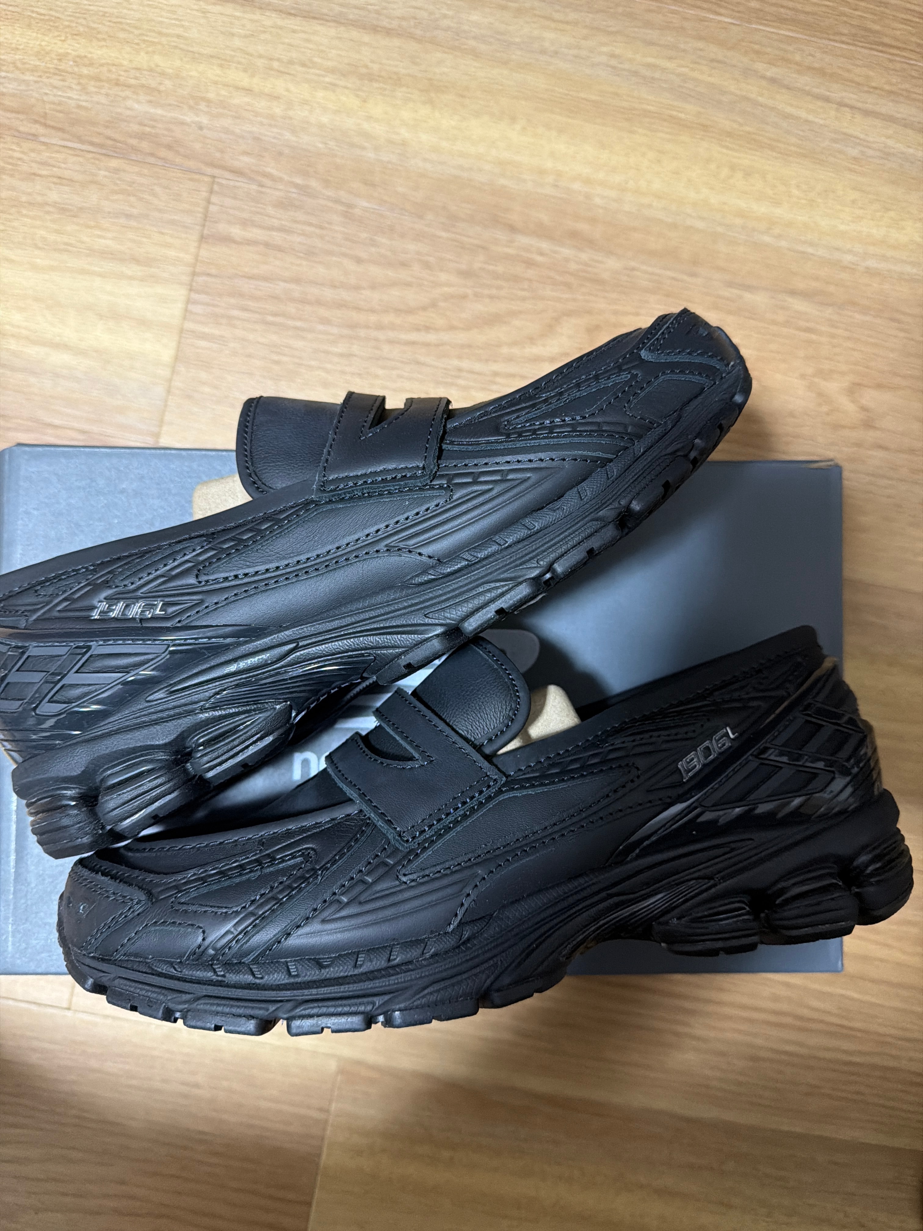 New Balance 1906L "Triple Black"