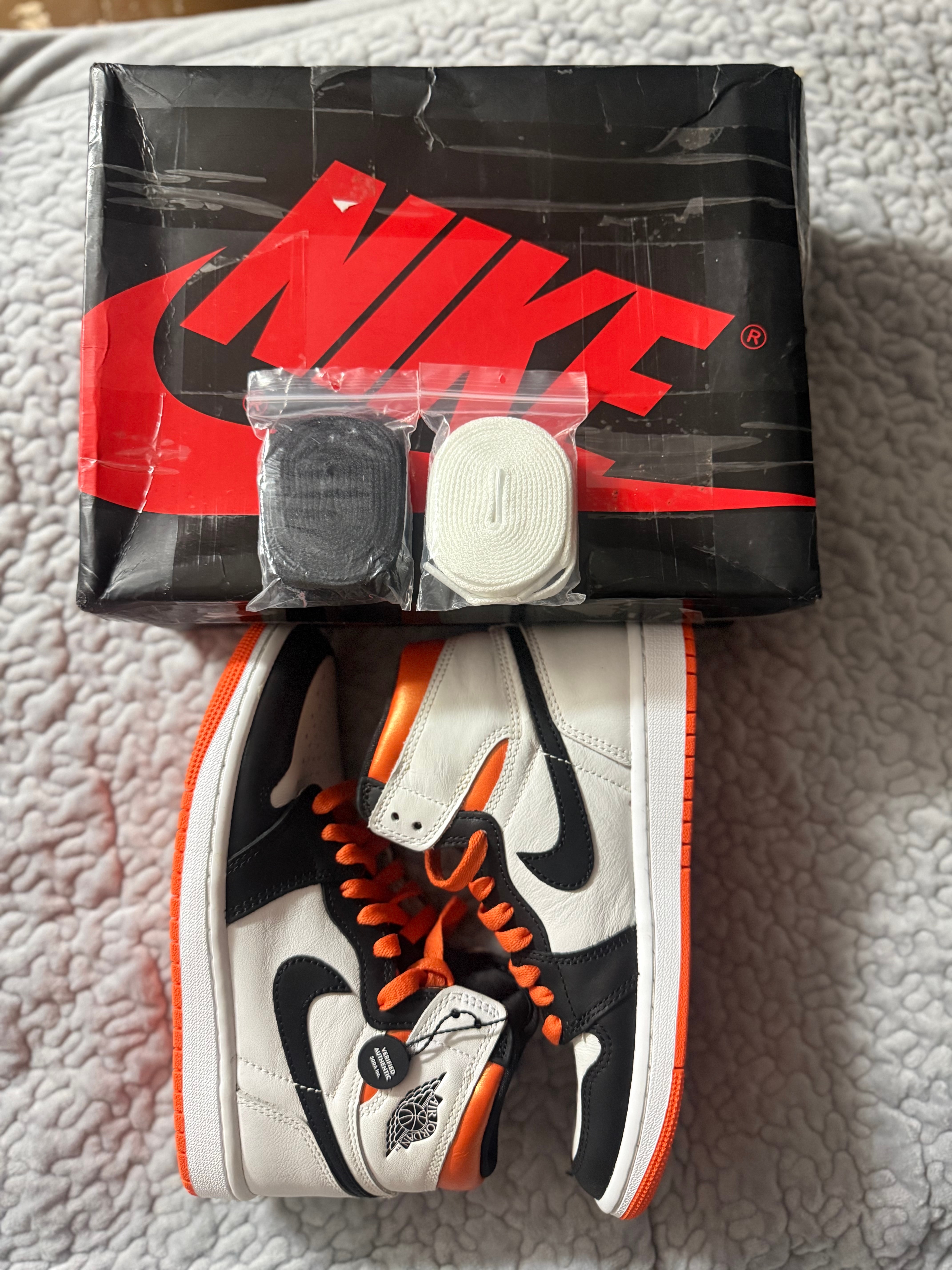 Nike Air Jordan 1 Retro High OG "Electro Orange"