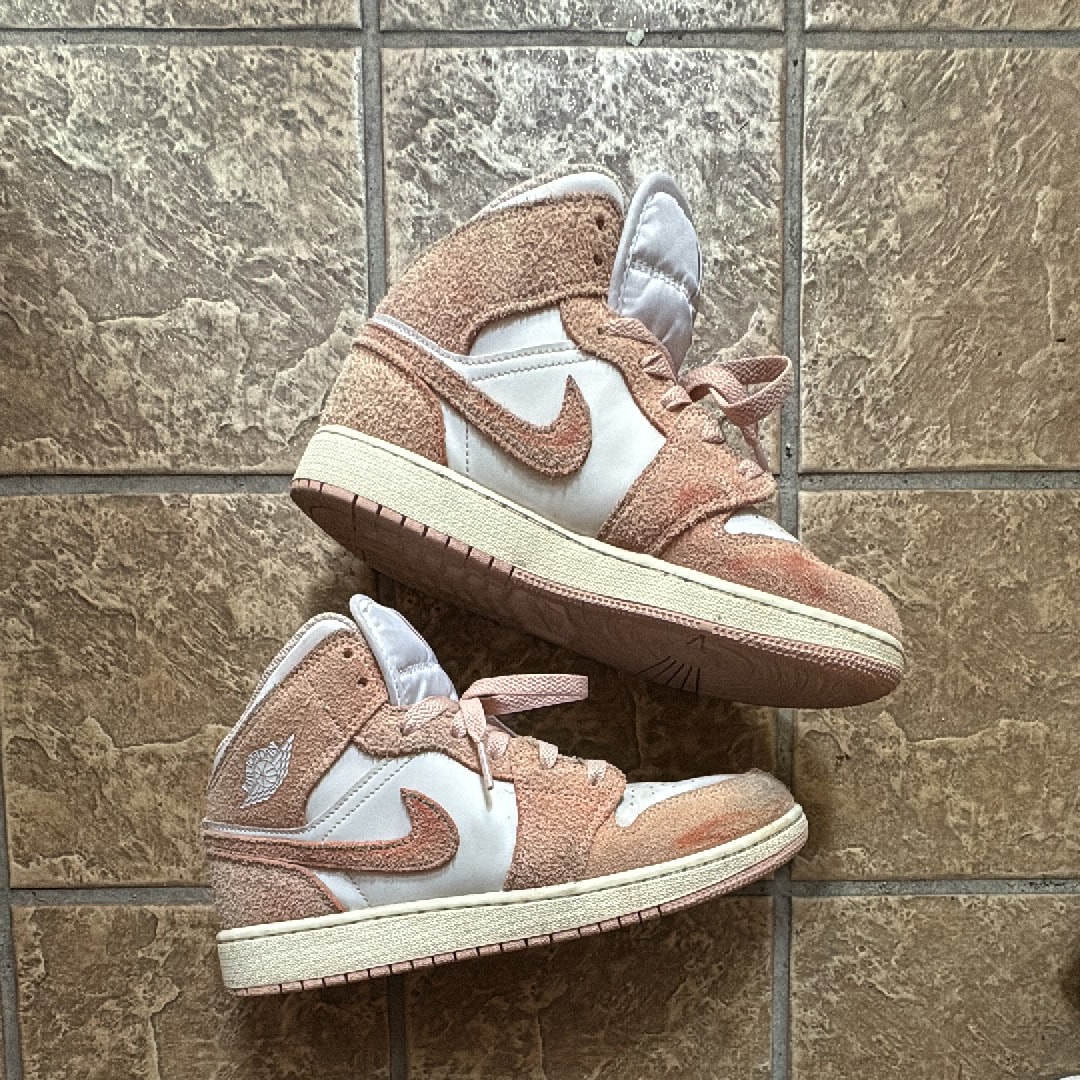 Nike Women's Air Jordan 1 Retro High OG "Washed Pink"