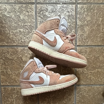 Nike Women's Air Jordan 1 Retro High OG "Washed Pink"