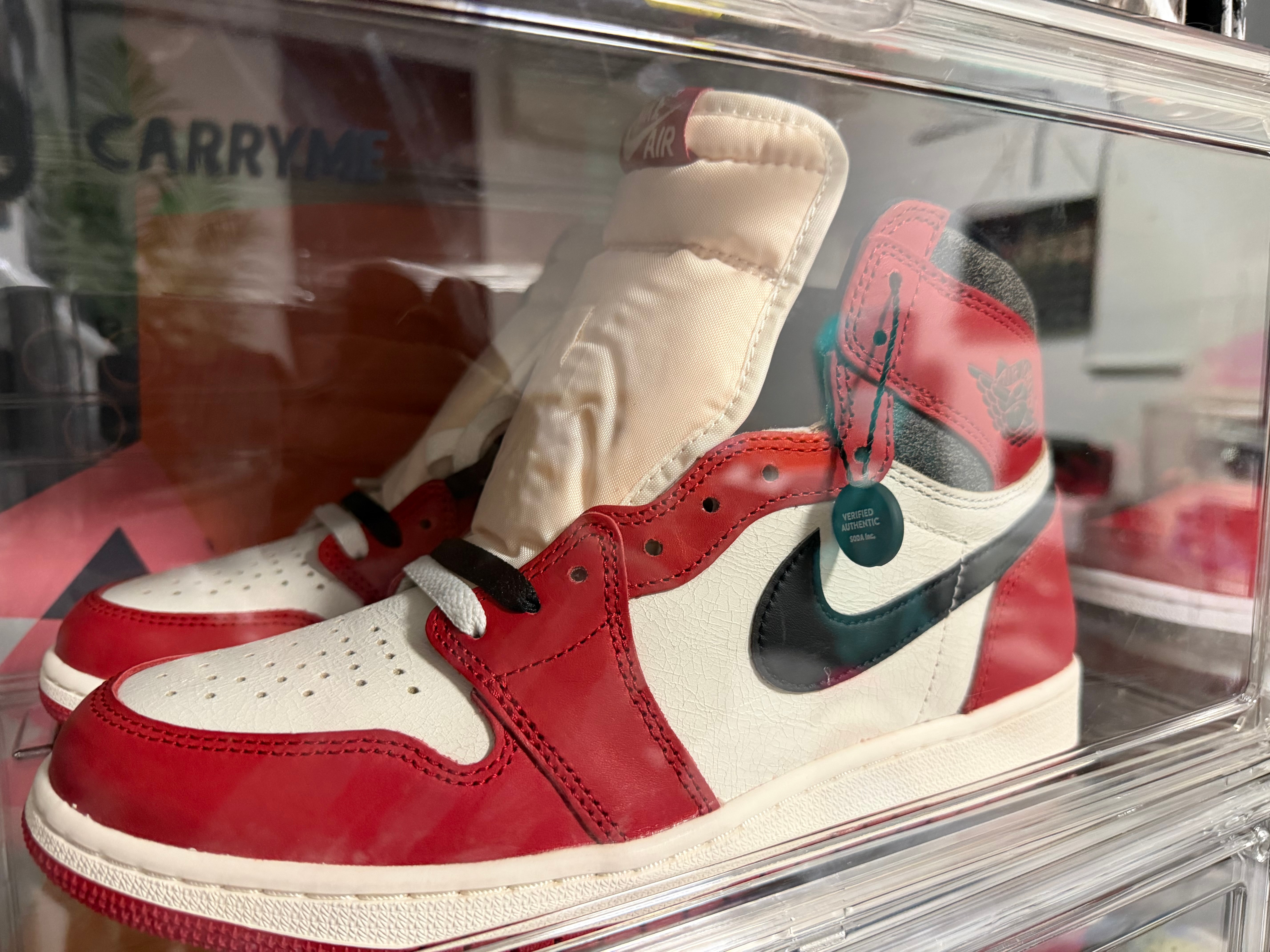 Nike Air Jordan 1 High OG "Lost & Found/Chicago"