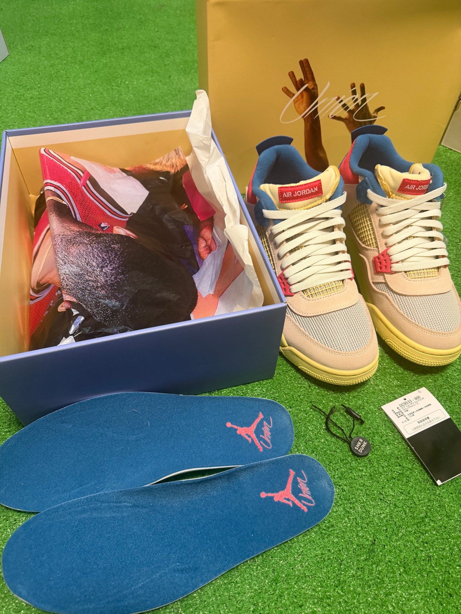 UNION × Nike Air Jordan 4 SP "Guava Ice/Light Fusion Red"