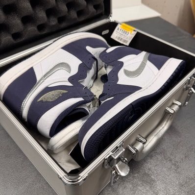 Nike Air Jordan 1 Retro High OG "Midnight Navy"