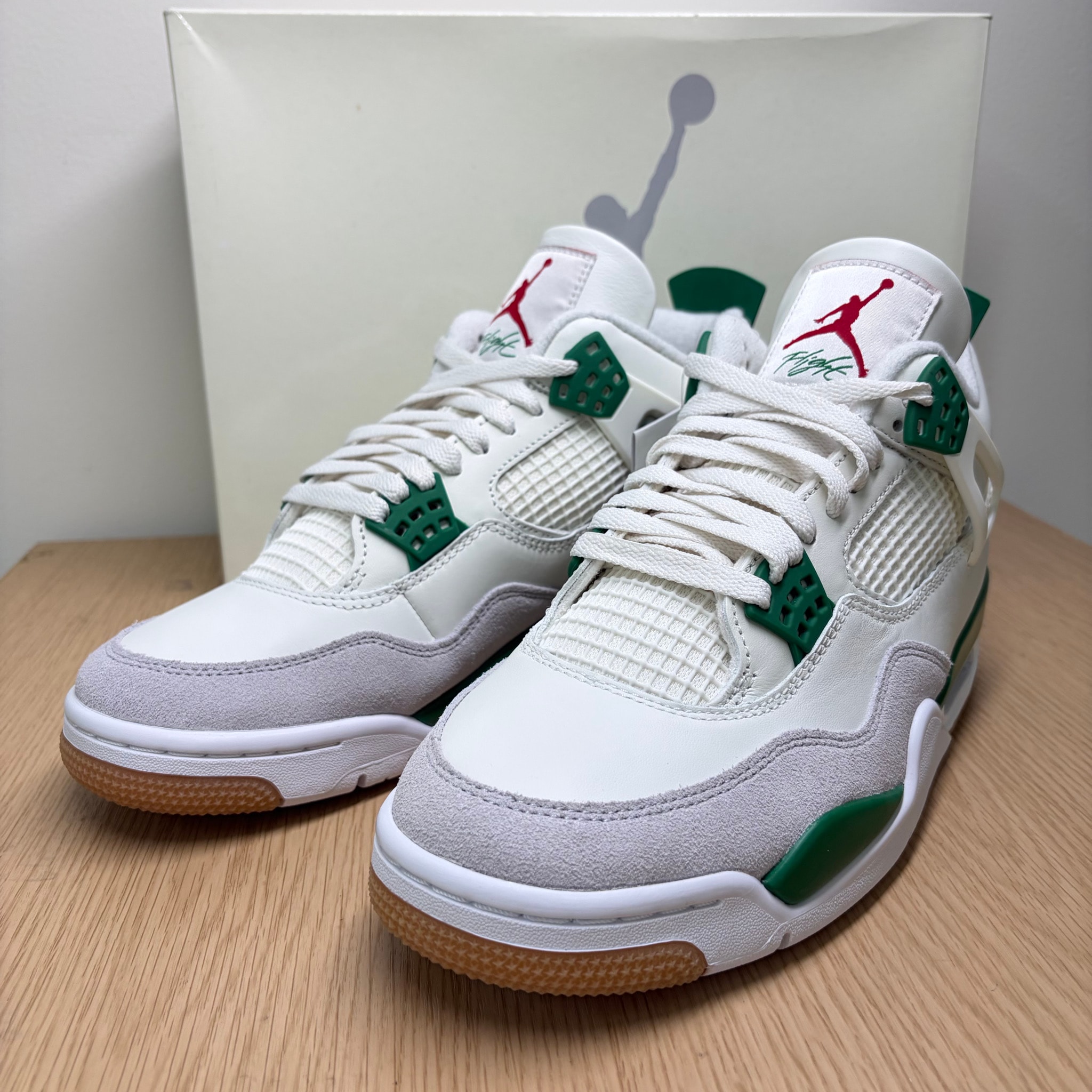 Nike SB × Air Jordan 4 Retro SP "Pine Green"