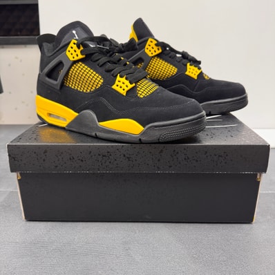 Nike Air Jordan 4 Retro "Thunder"(2023)