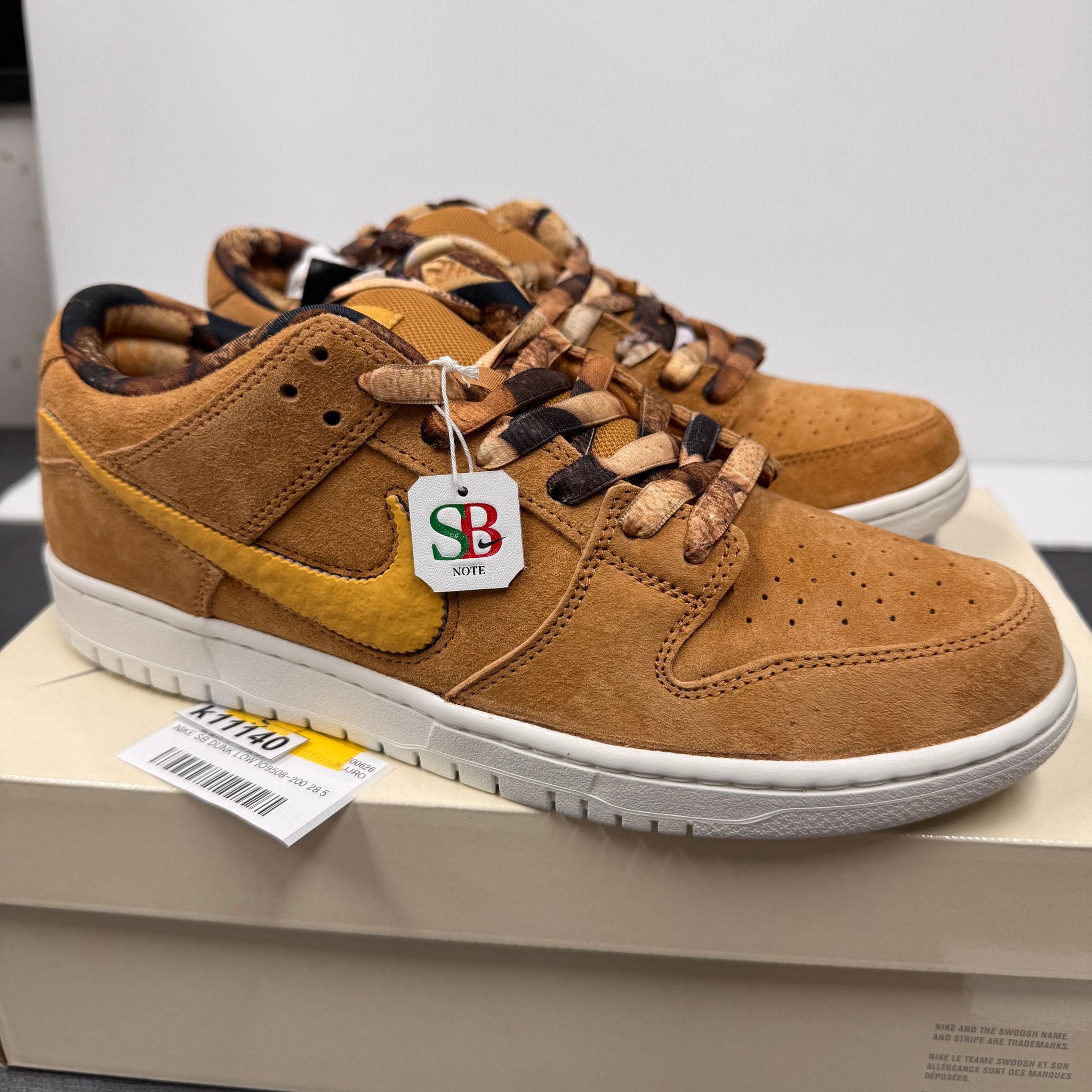 NOTE Manchester × Nike SB Dunk Low "Flax"